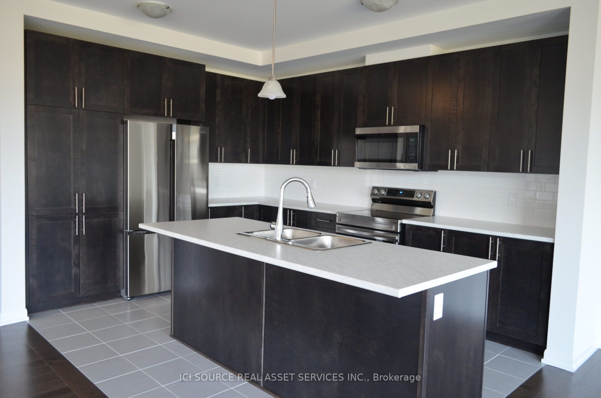 79 Christie Street, Carleton Place, ON K7C 0P5 photo 3