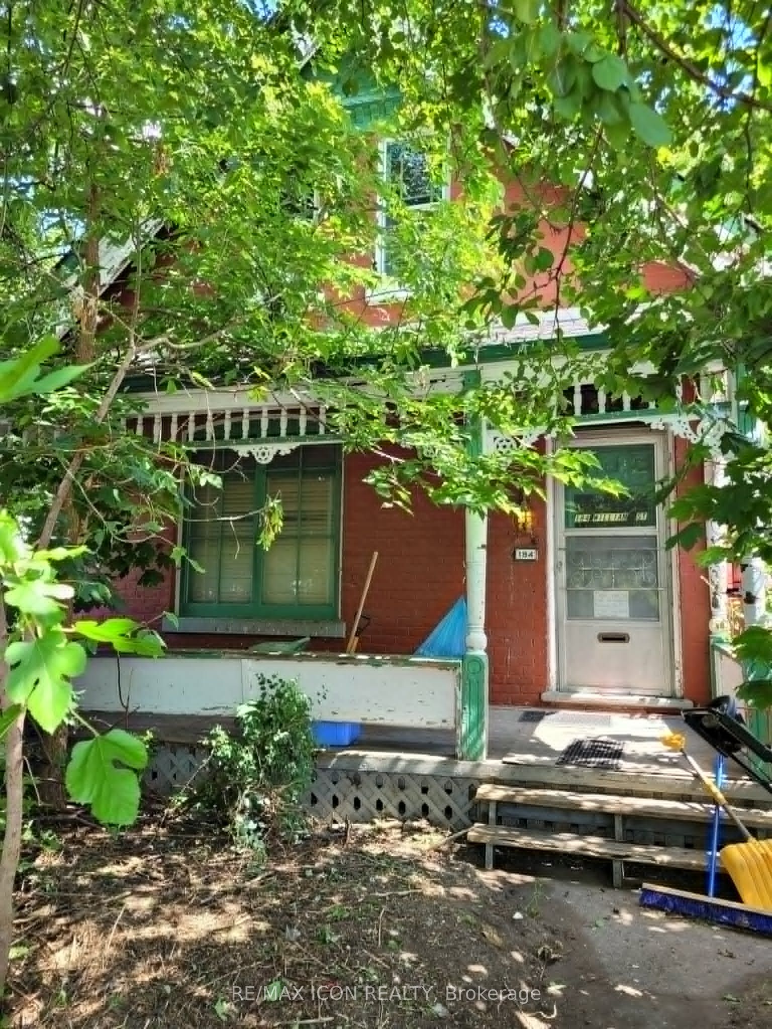 184 William Street, London East, ON N6B 3B7