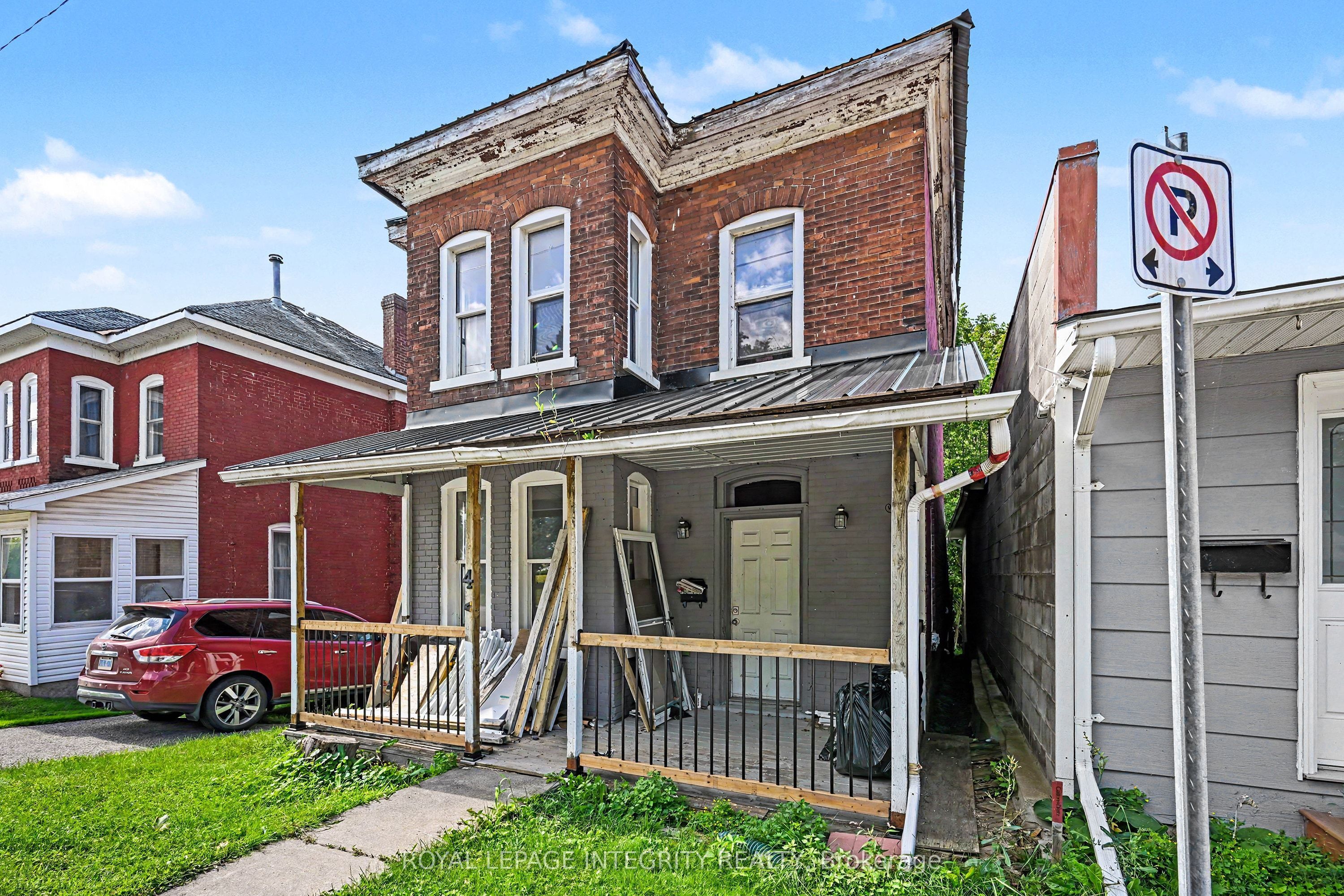 42 Elmsley Street S, Smiths Falls, ON K7A 3P6 photo 2