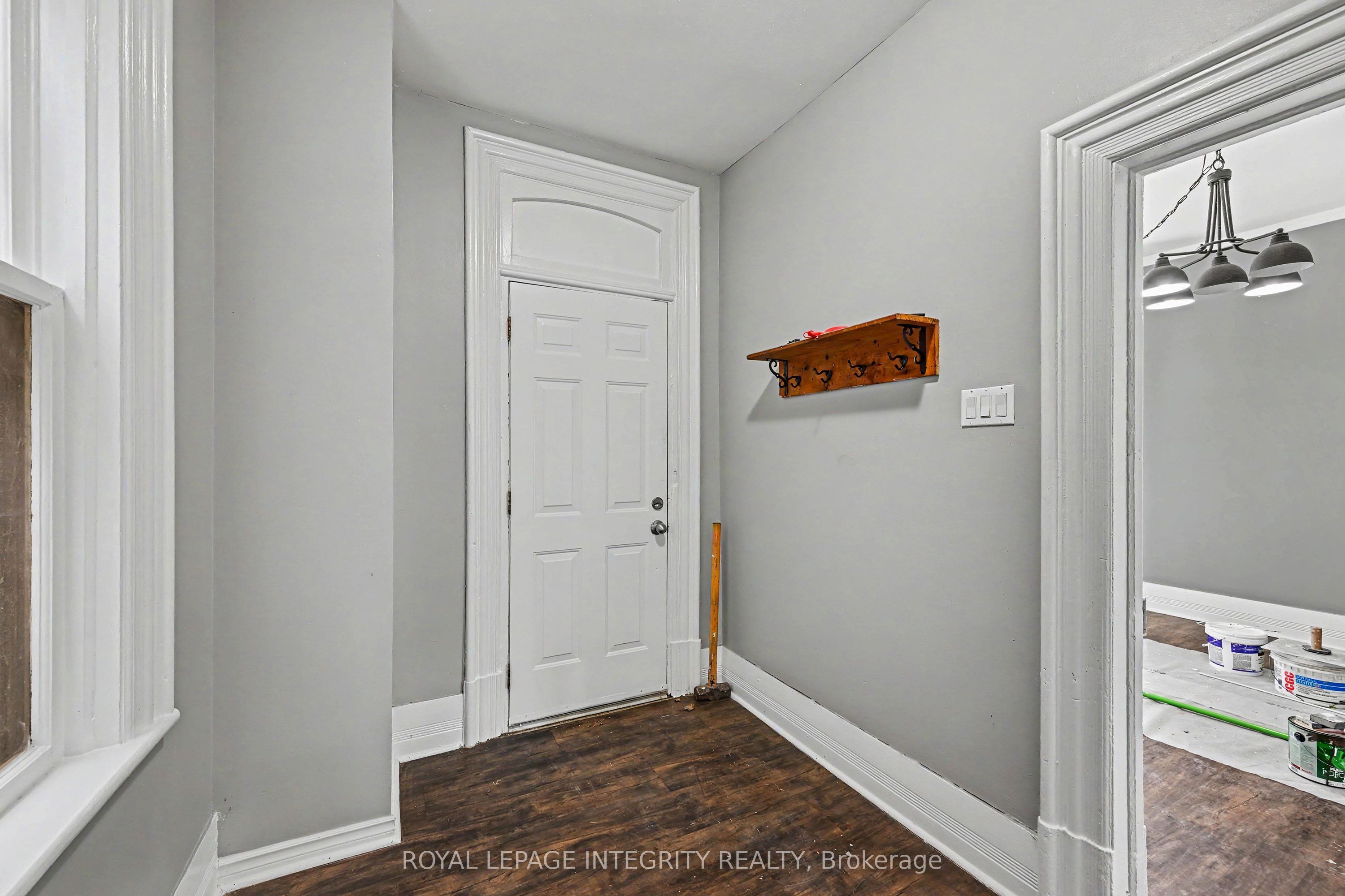 42 Elmsley Street S, Smiths Falls, ON K7A 3P6 photo 3