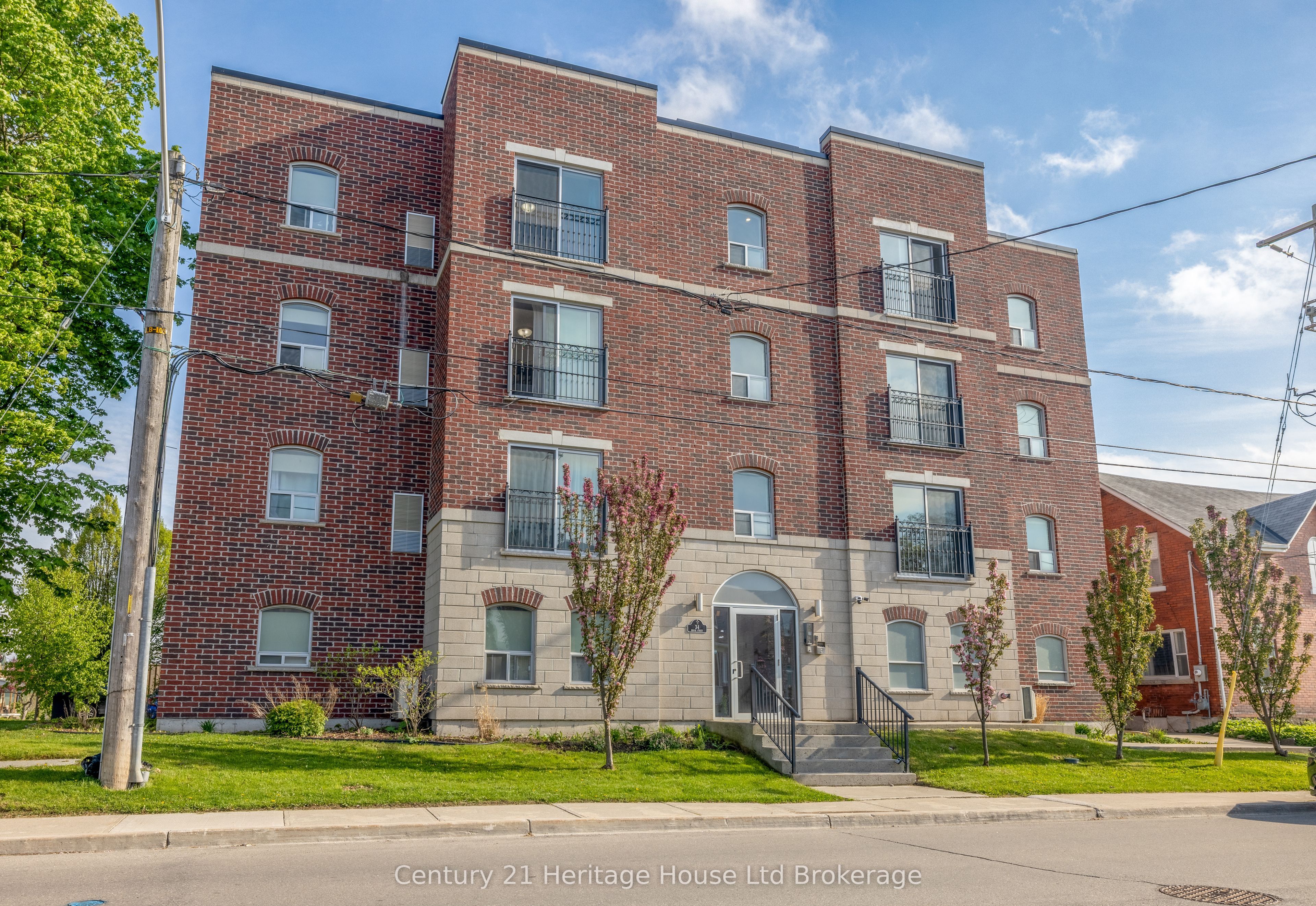 34 Brock Street 201, Woodstock, ON N4S 3B5
