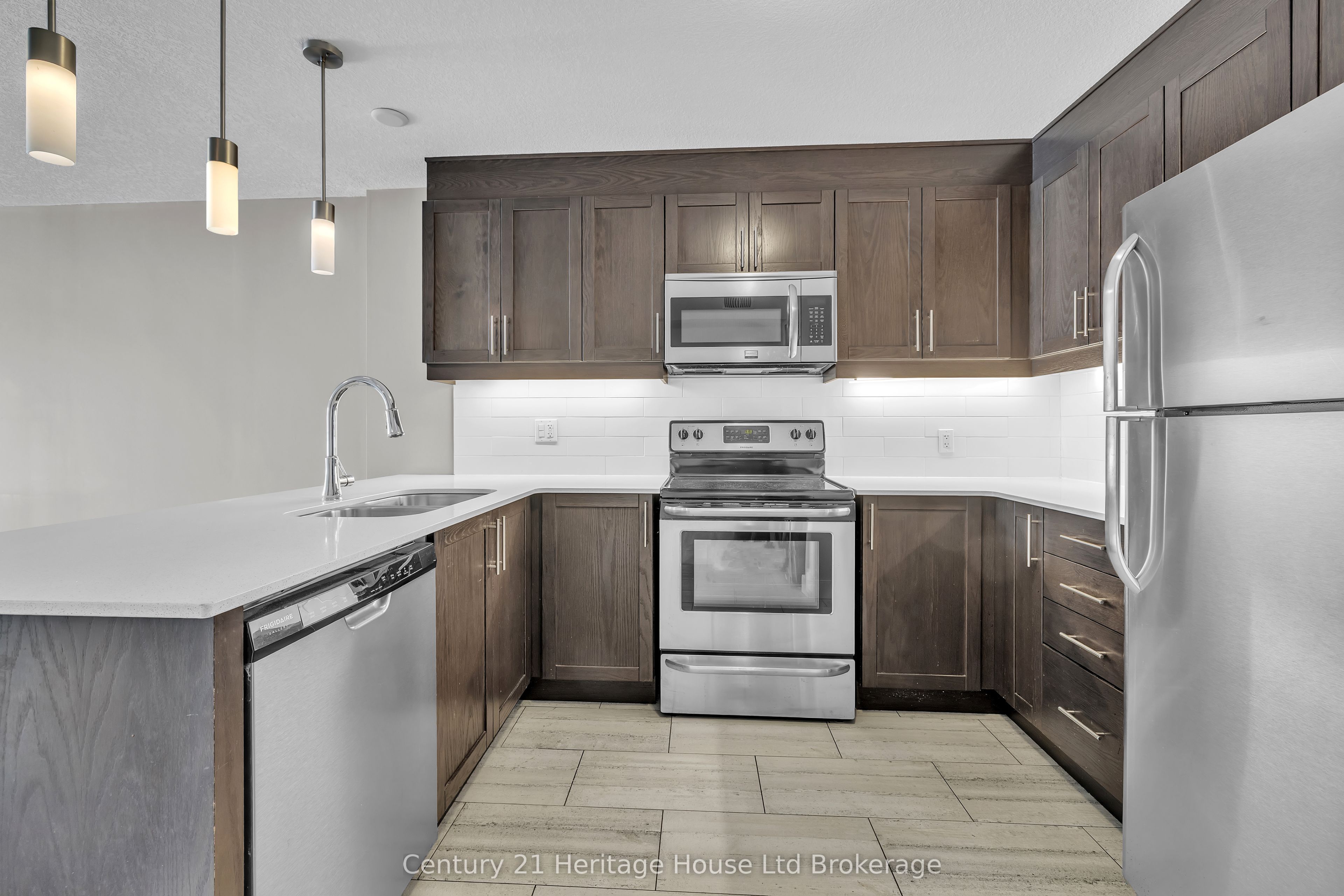 34 Brock Street 201, Woodstock, ON N4S 3B5 photo 4