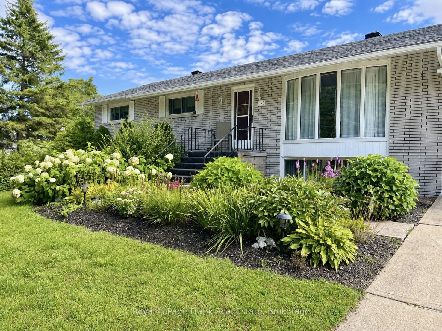 127 Bridge Street W, Bancroft, ON K0L 1C0 photo 2
