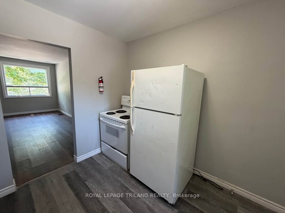 202 Colborne Street B, London East, ON N6B 2S2 photo 2