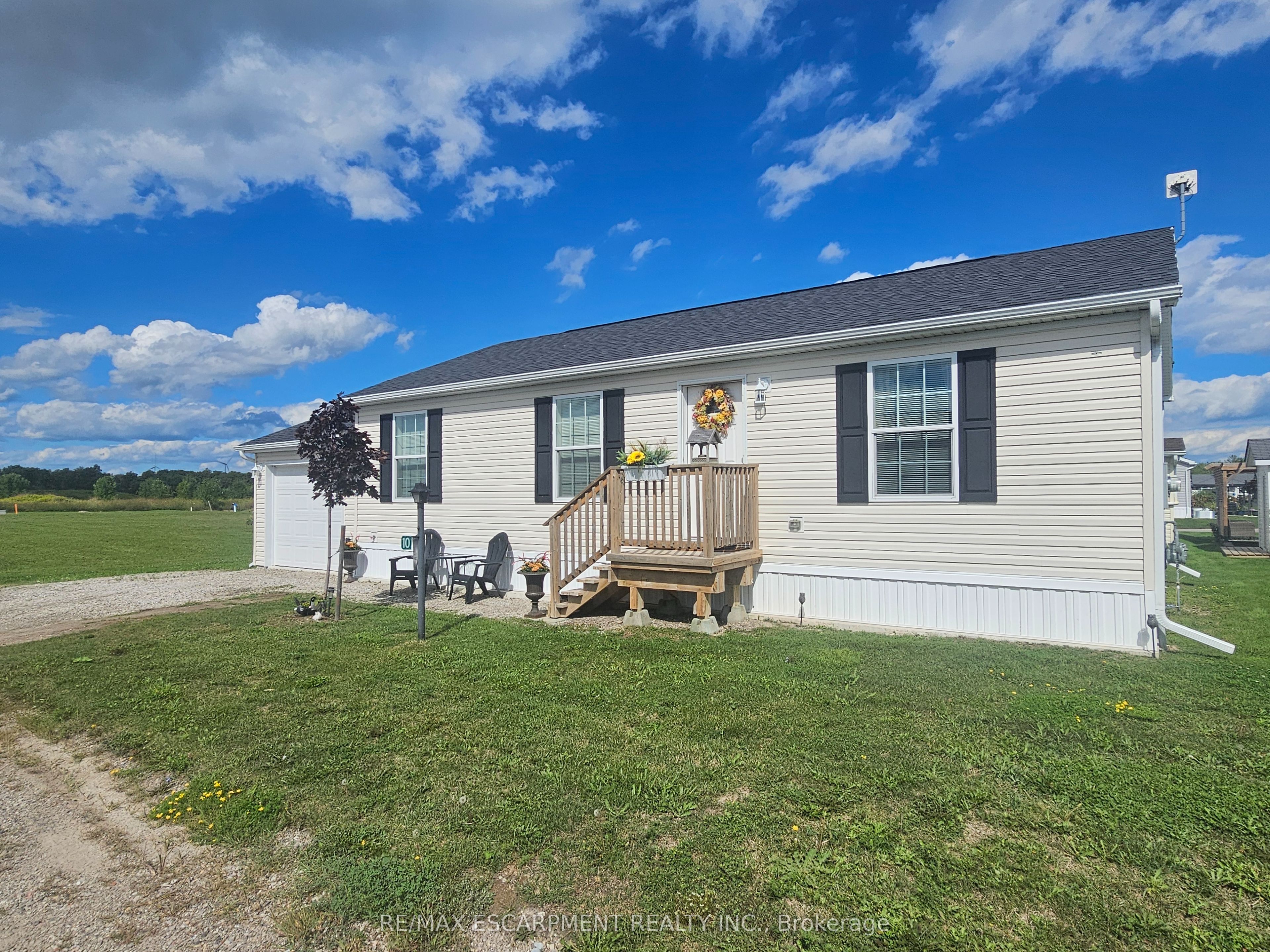 10 Marsh Cove, Haldimand, ON N0A 1L0 photo 2