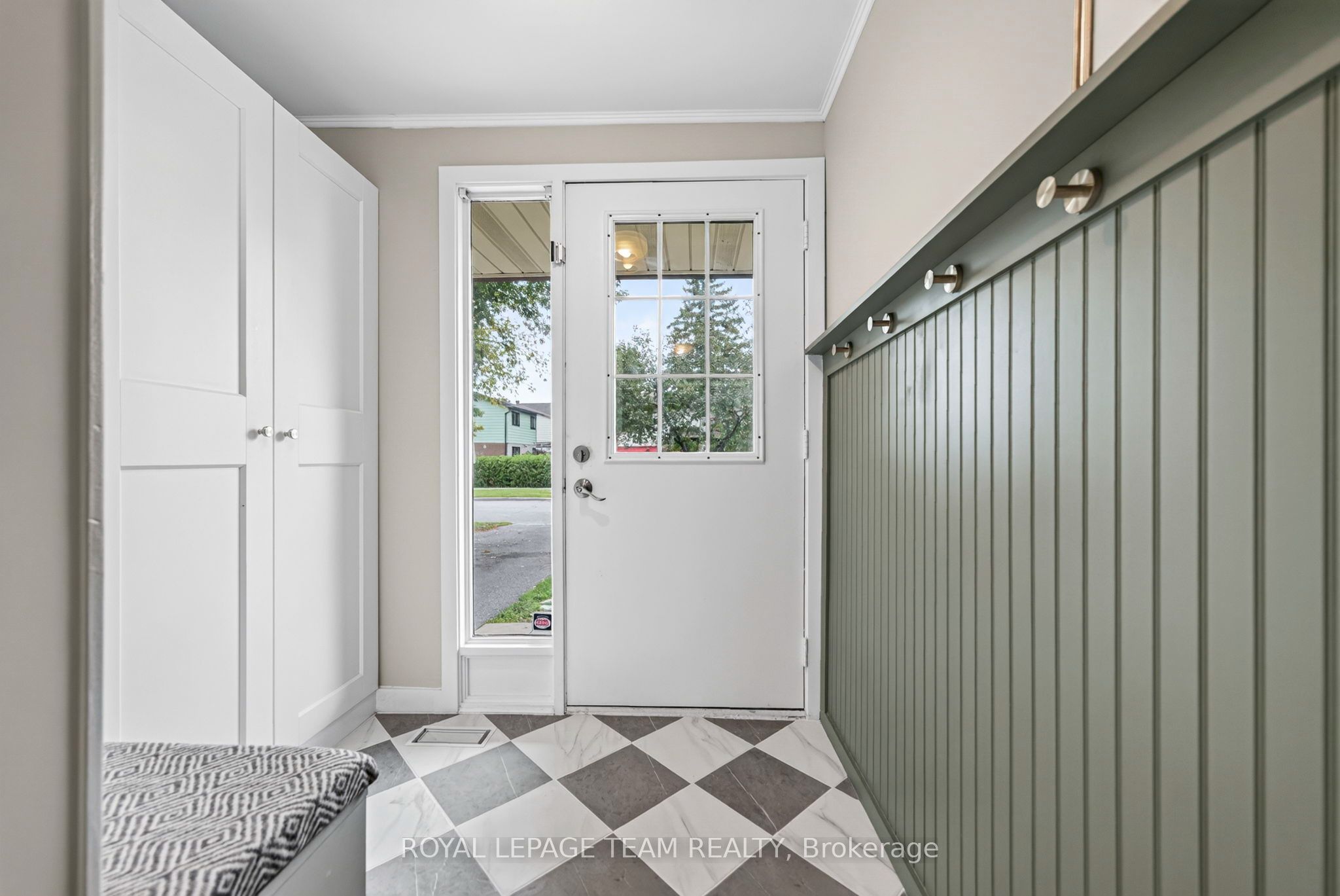 2333 Cotters Crescent, Hunt Club - Windsor Park Village and Area, ON K1V 8Y7 photo 4