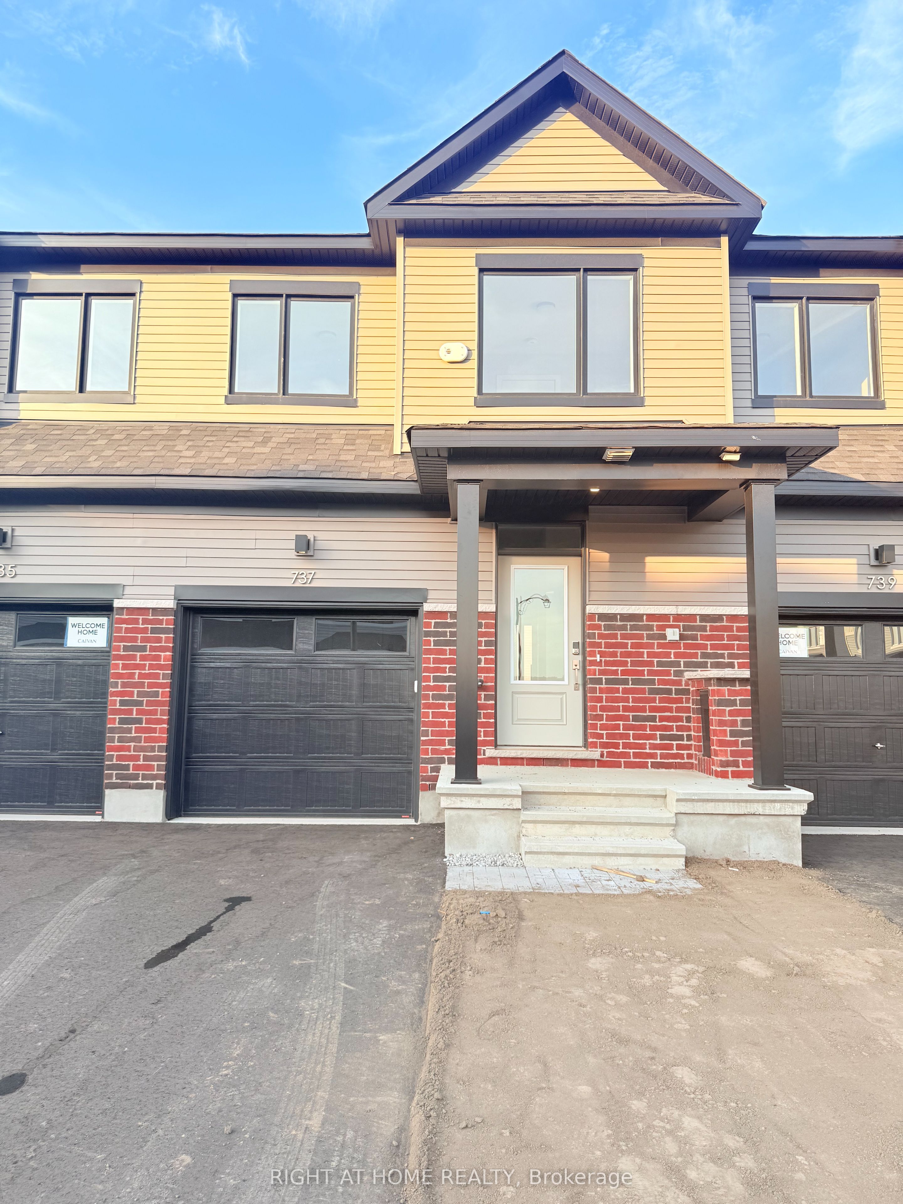 737 Haflinger Row, Stittsville - Munster - Richmond, ON K0A 2Z0 photo 3