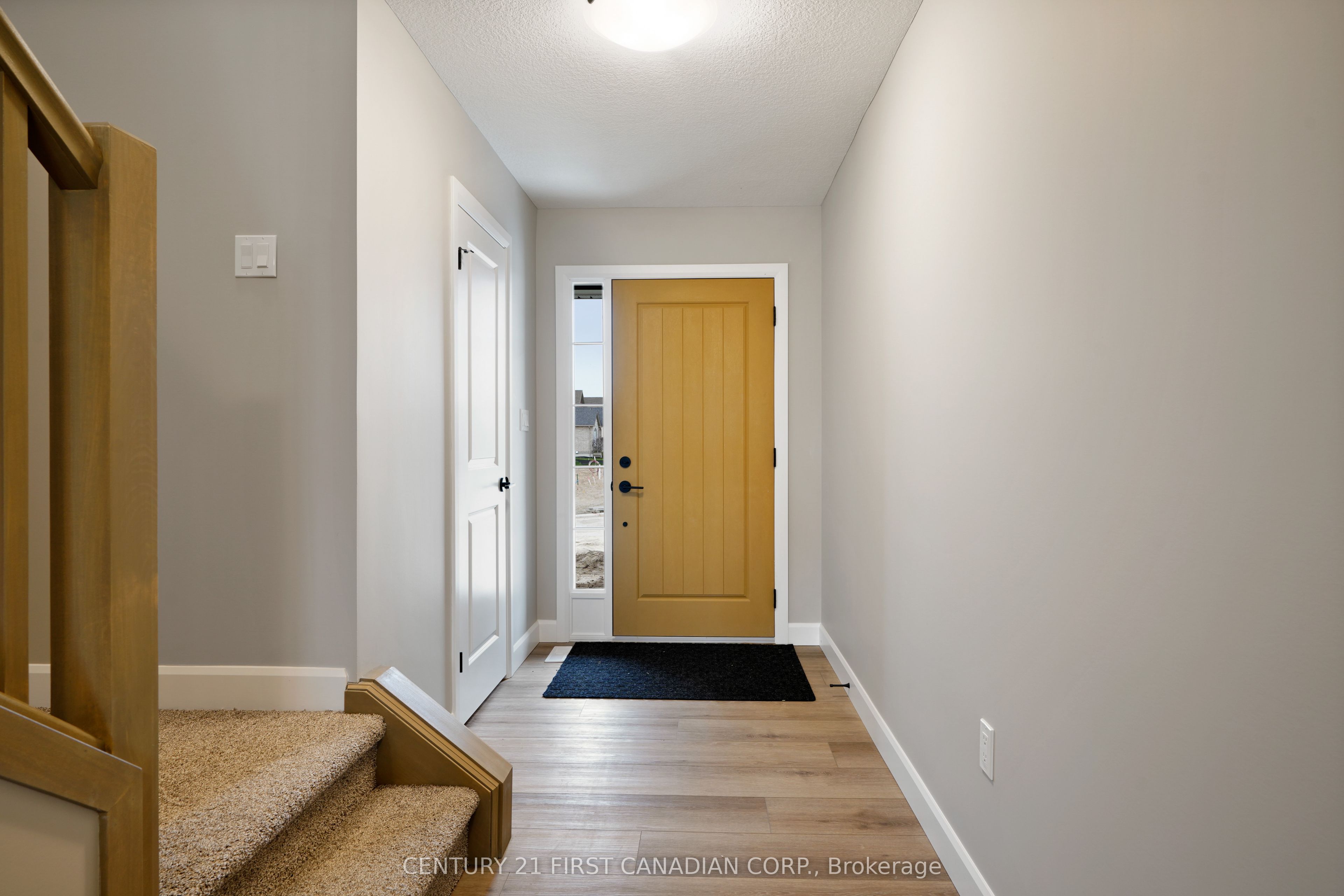 111 Addison Avenue, Lucan Biddulph, ON N0M 2J0 photo 2