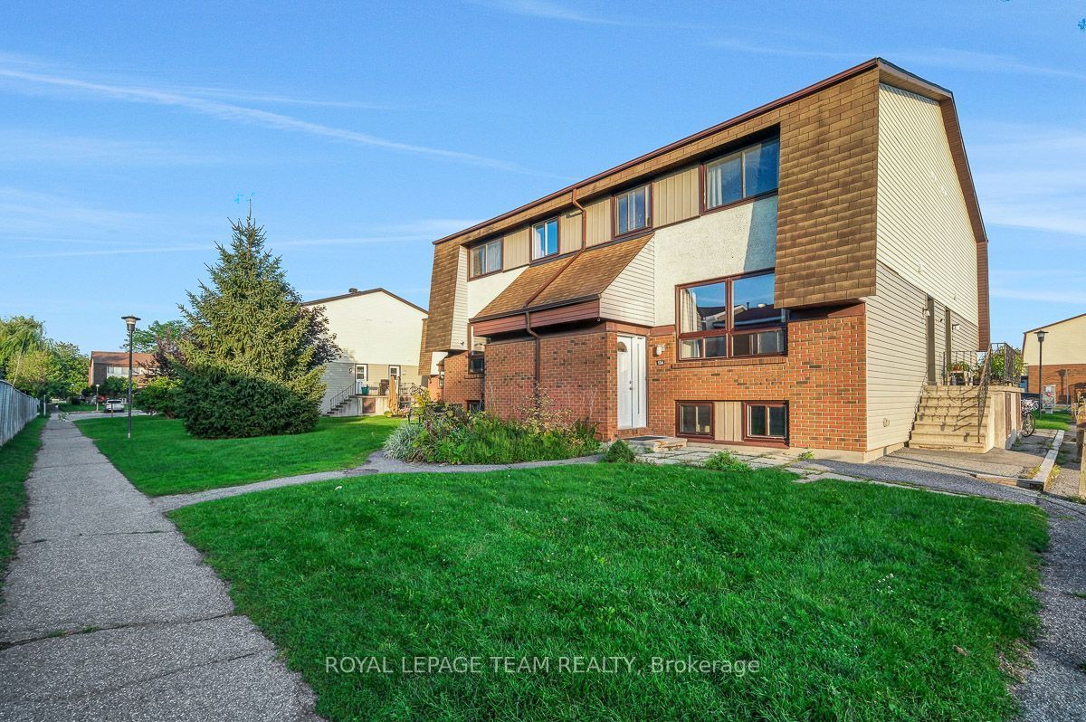 13 Woodvale Green Drive 100, South of Baseline to Knoxdale, ON K2G 4H1