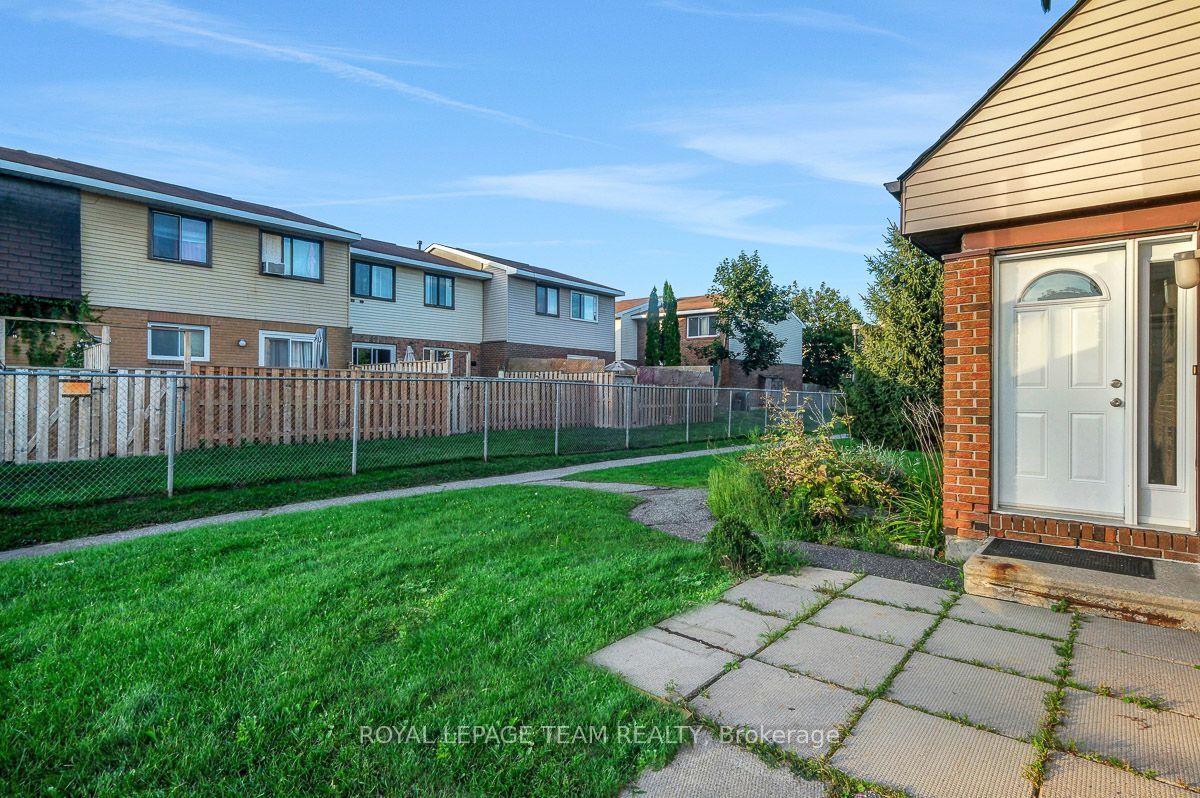 13 Woodvale Green Drive 100, South of Baseline to Knoxdale, ON K2G 4H1 photo 2