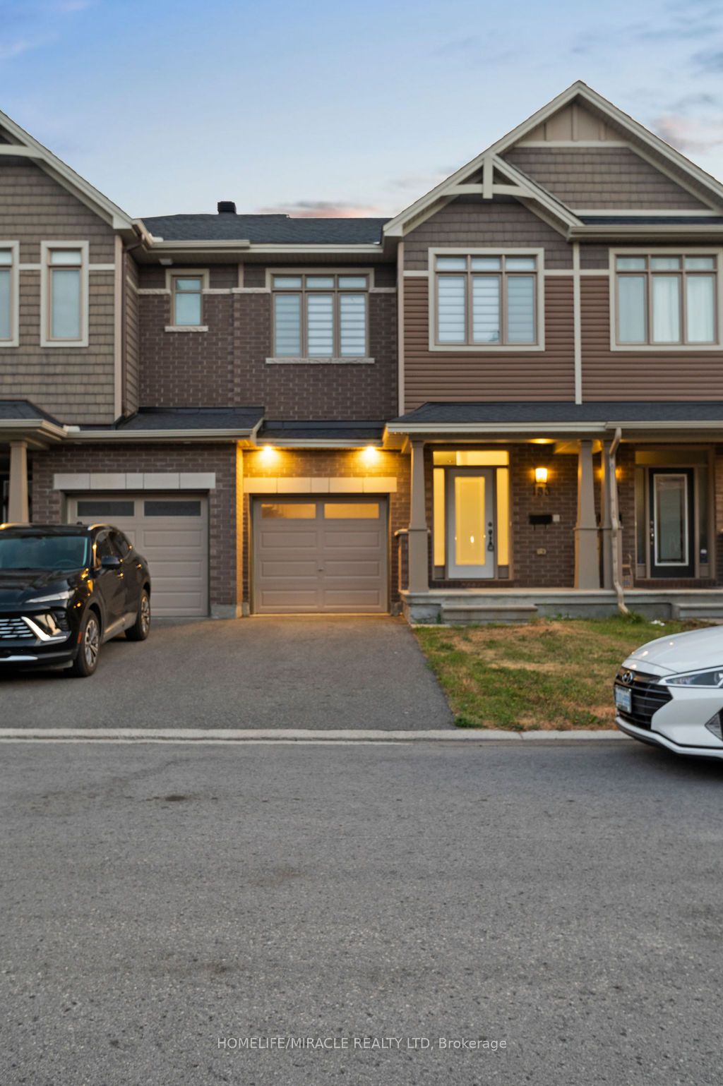 153 Overberg Way, Kanata, ON K2S 0V8 photo 2