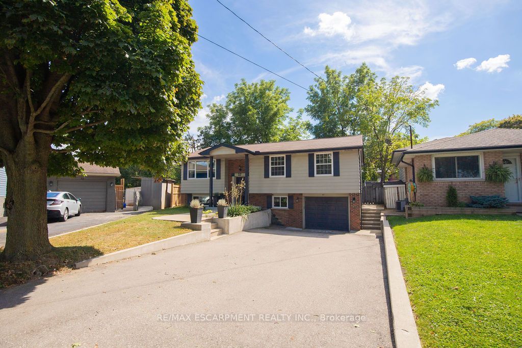 57 Valery Court, Hamilton, ON L9C 2W2