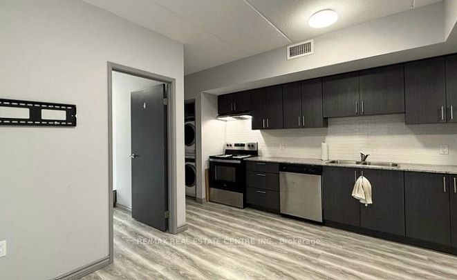 275 Larch Street A 104, Waterloo, ON N2L 3R2 photo 3