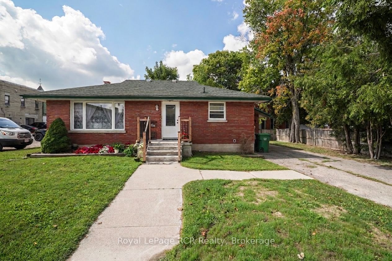 16 Patrick Street W, North Huron, ON N0G 2W0