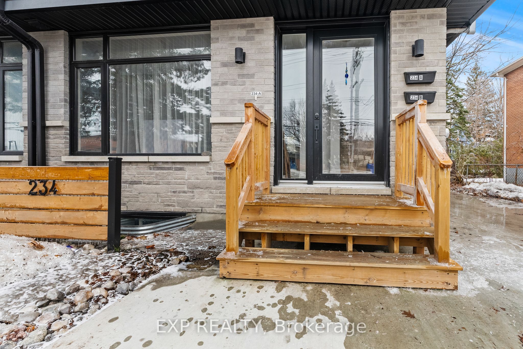 234-236 Woodroffe Avenue, Woodroffe, ON K2A 3V4