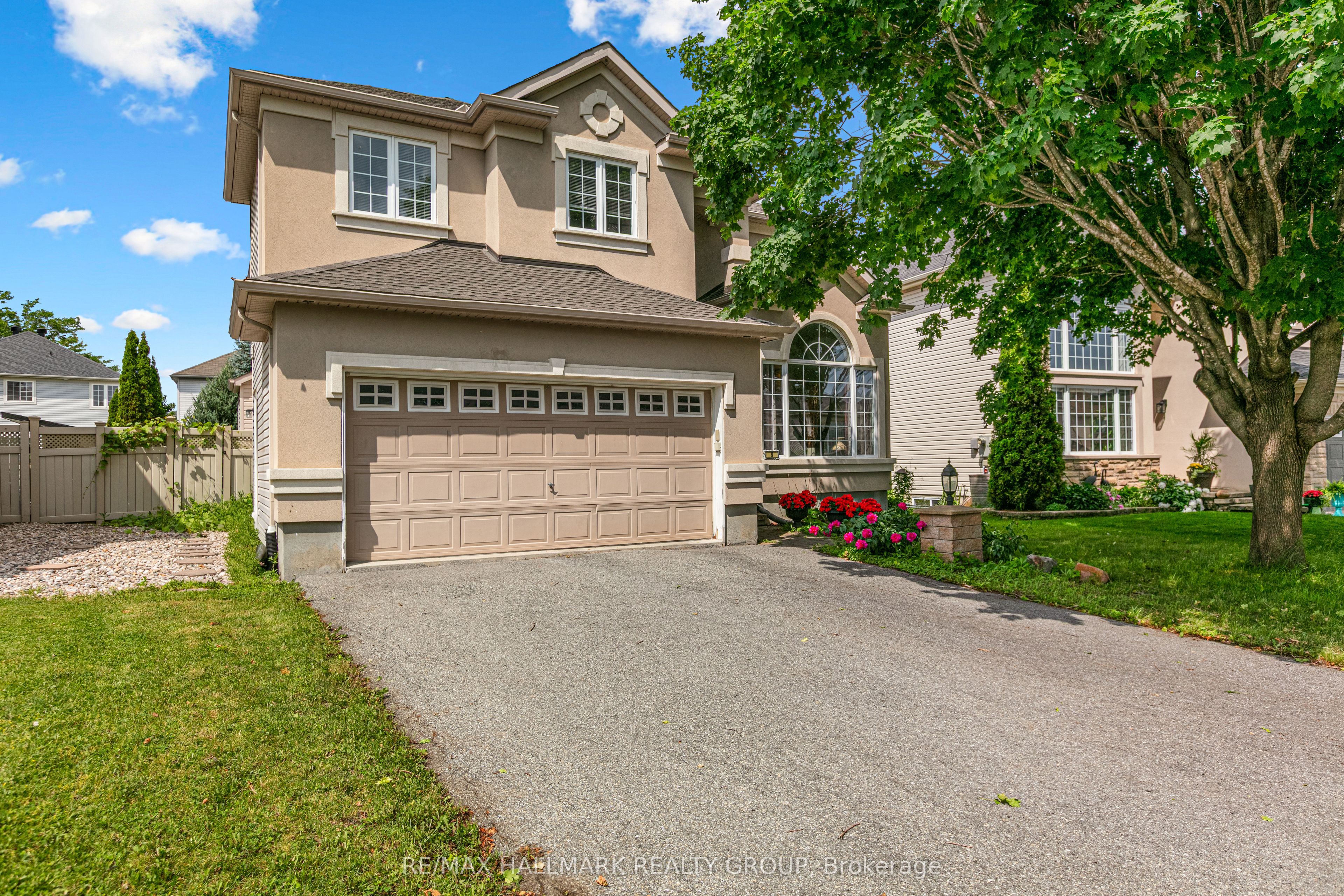 9 Blackshire Circle, Barrhaven, ON K2J 5L8 photo 2