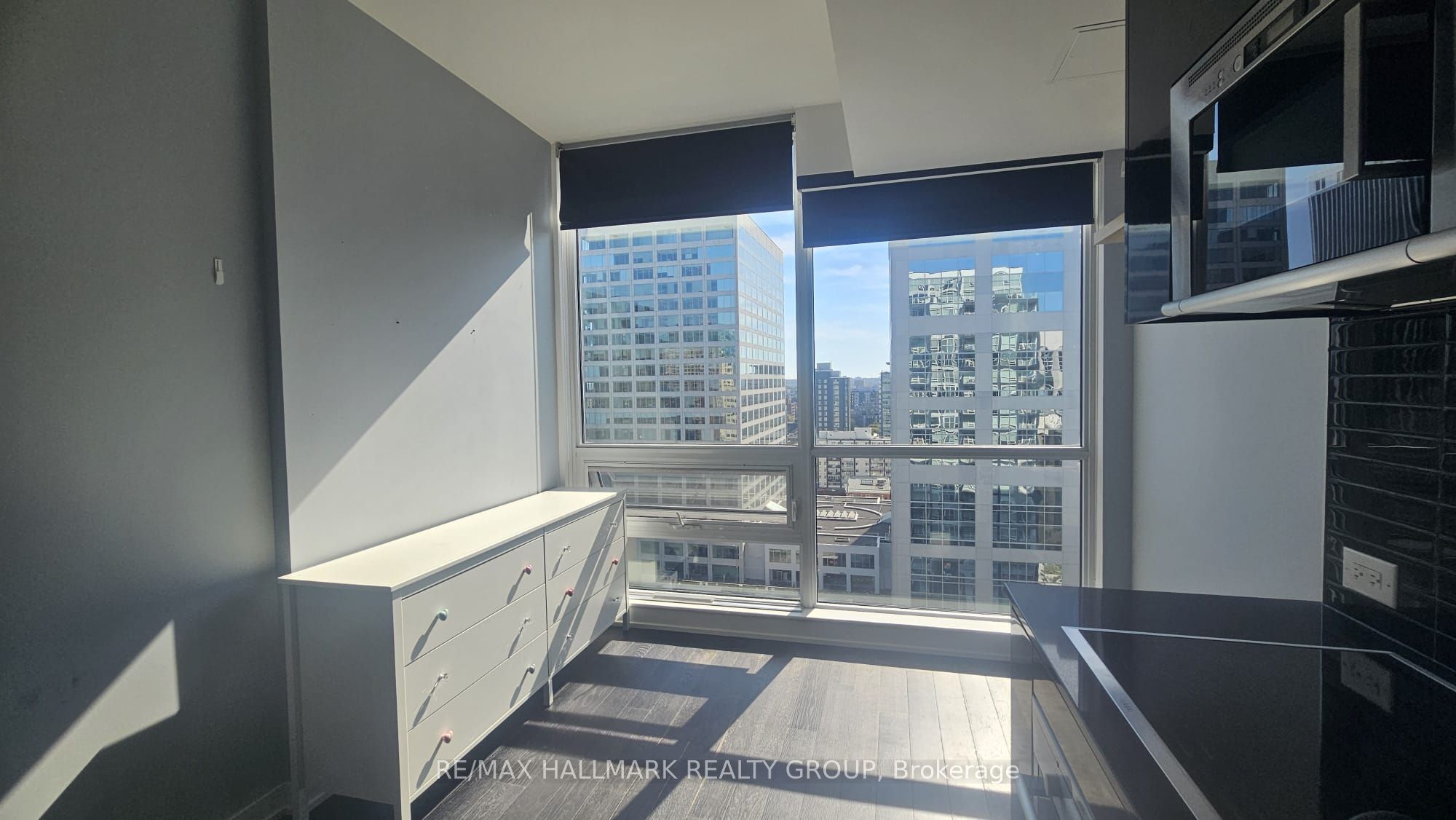 199 Slater Street 1704, Ottawa Centre, ON K1P 0C8 photo 3