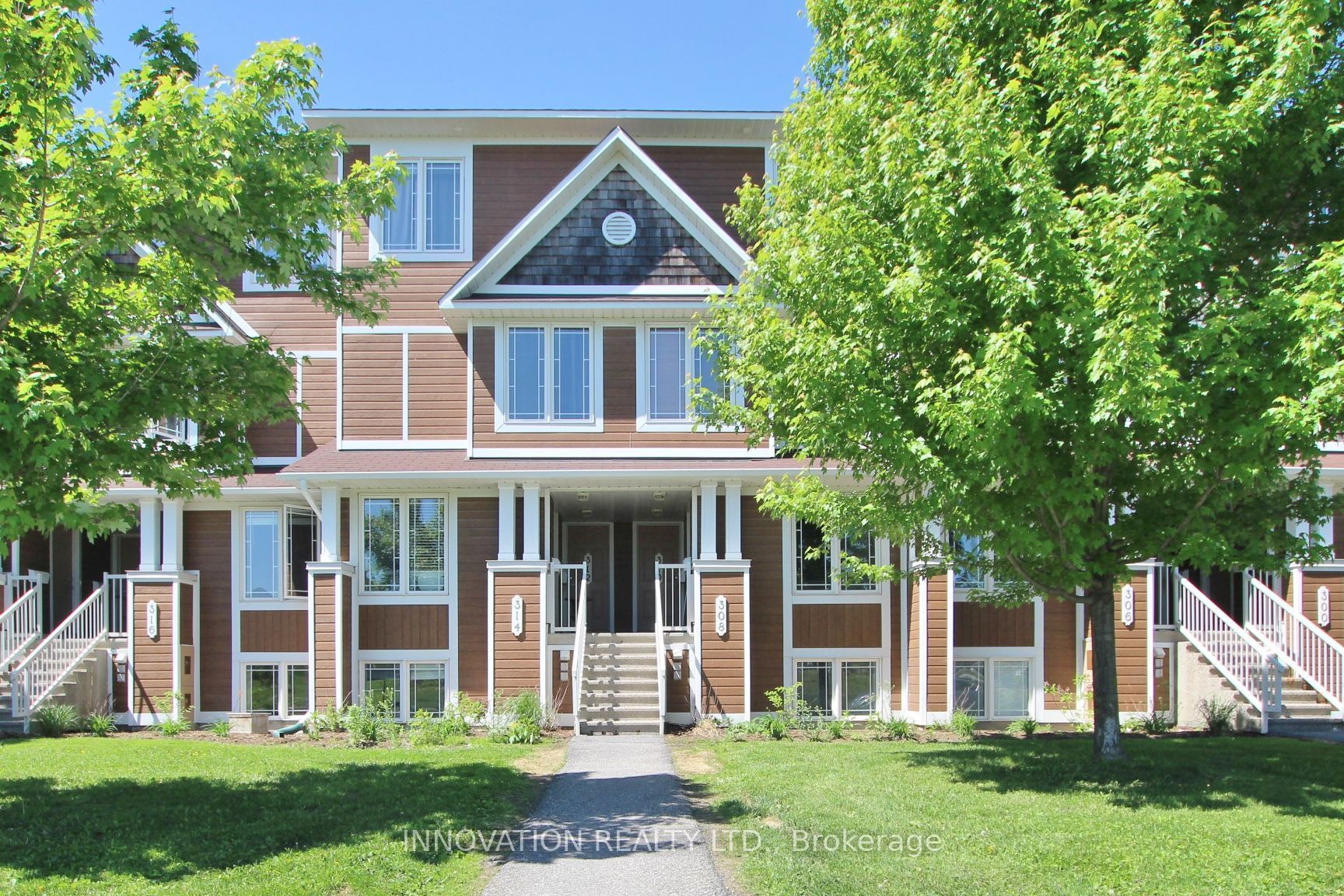 308 Crownridge Dr Drive, Kanata, ON K2M 3A4