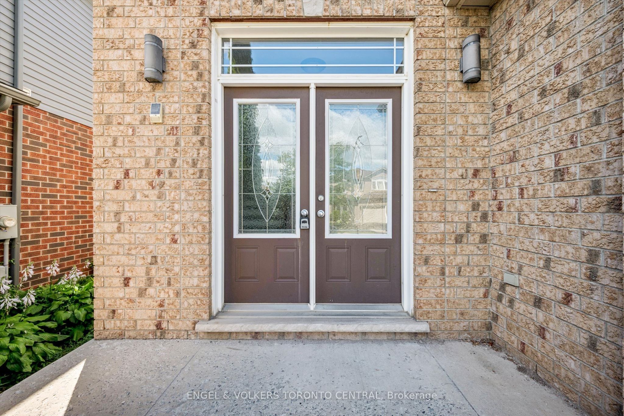 909 Pebblecreek Court, Kitchener, ON N2A 4M6 photo 4