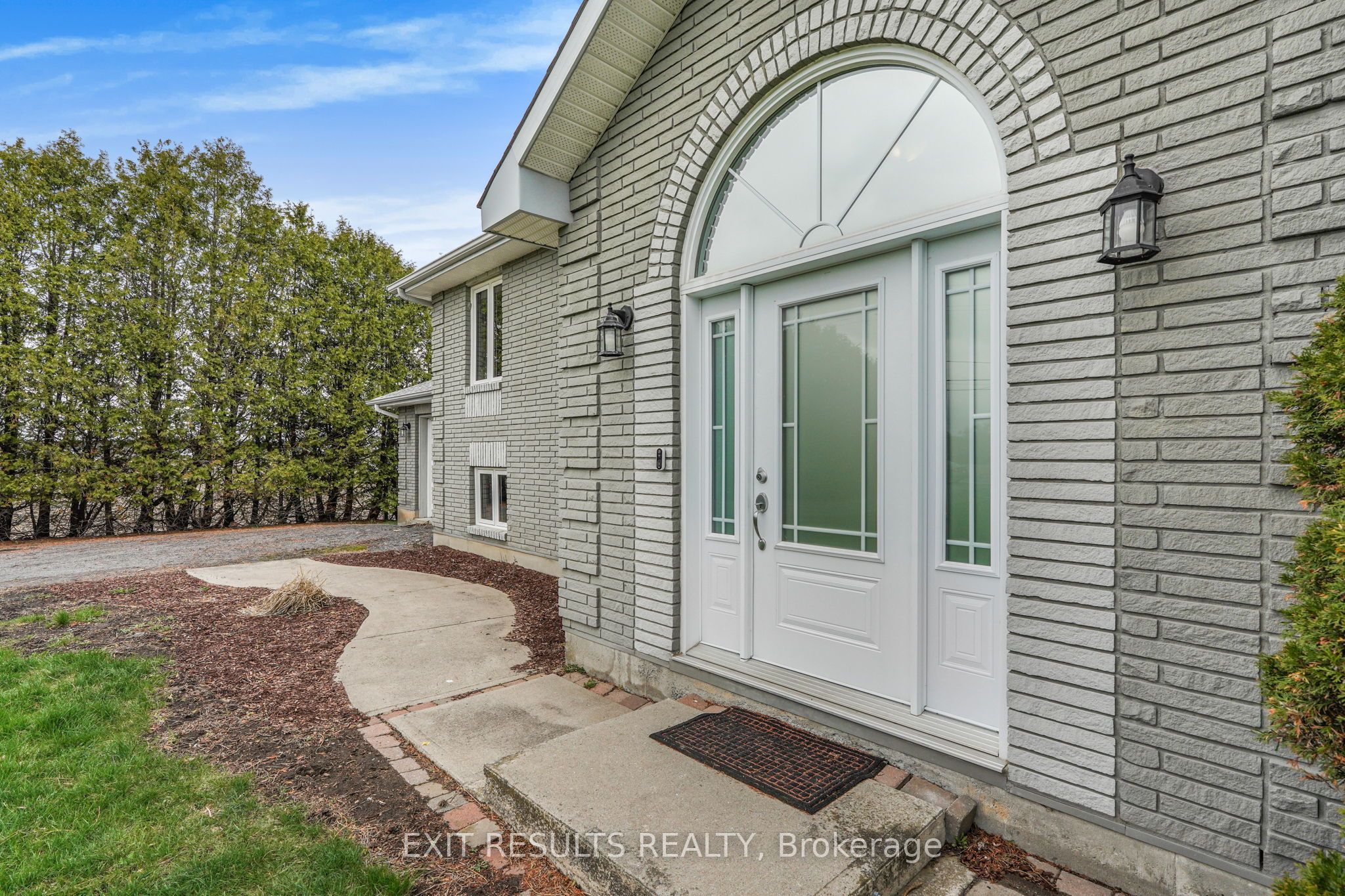 1887 Champlain Street, Out of Area, ON K0A 1N0 photo 4