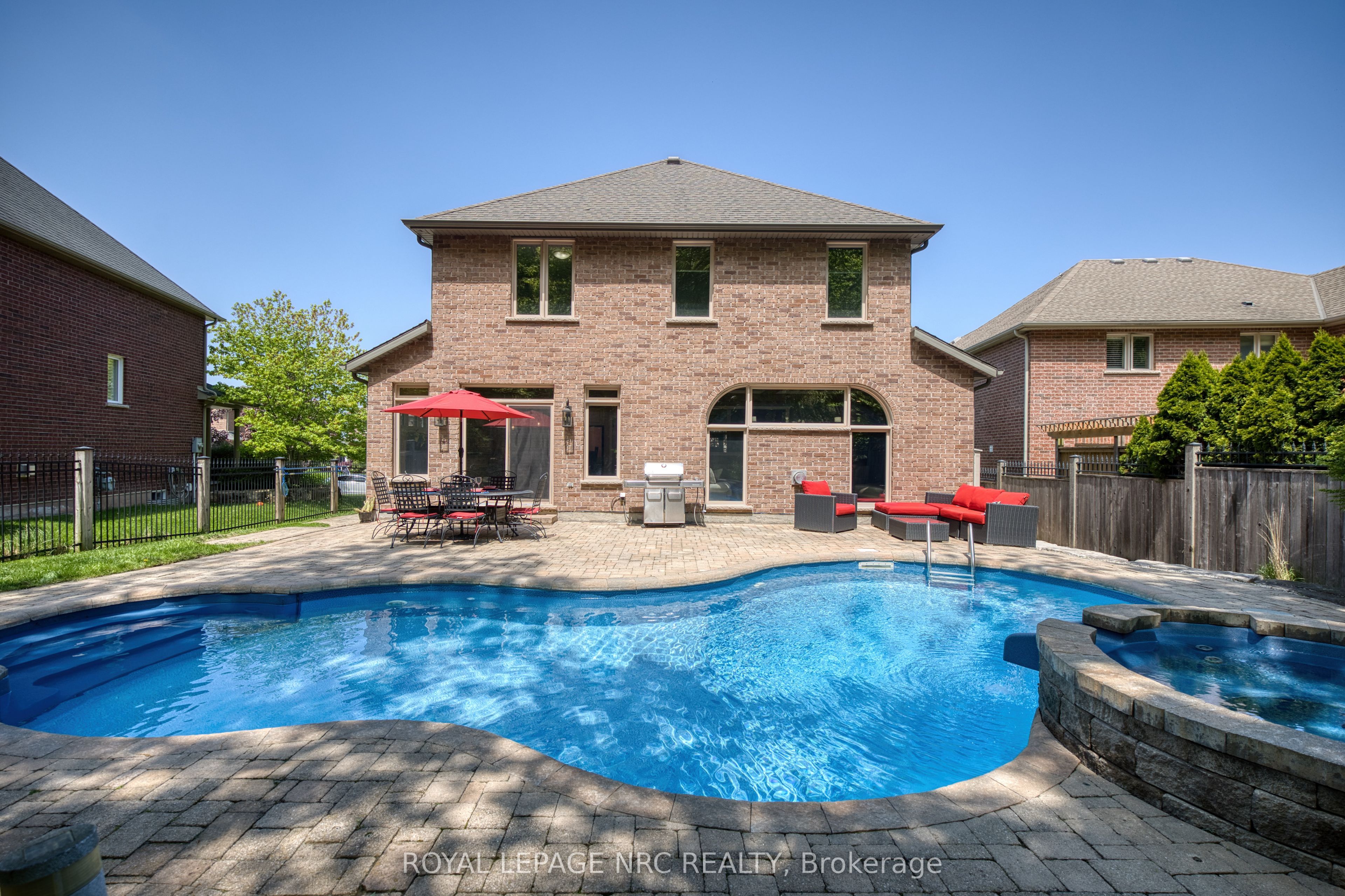27 Bell Avenue, Grimsby, ON L3M 1B2 photo 4