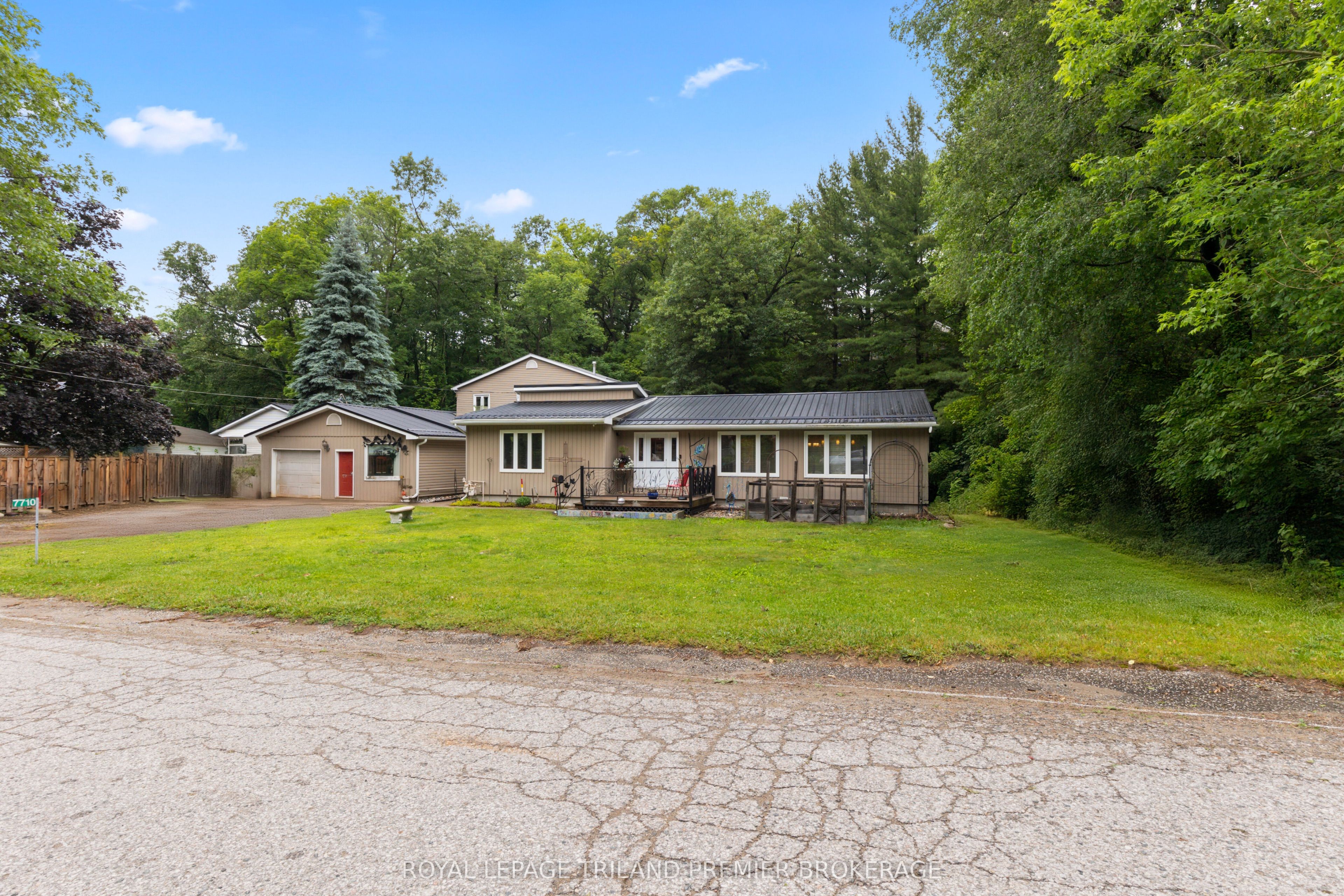 7710 Clayton Street, Lambton Shores, ON N0M 2L0