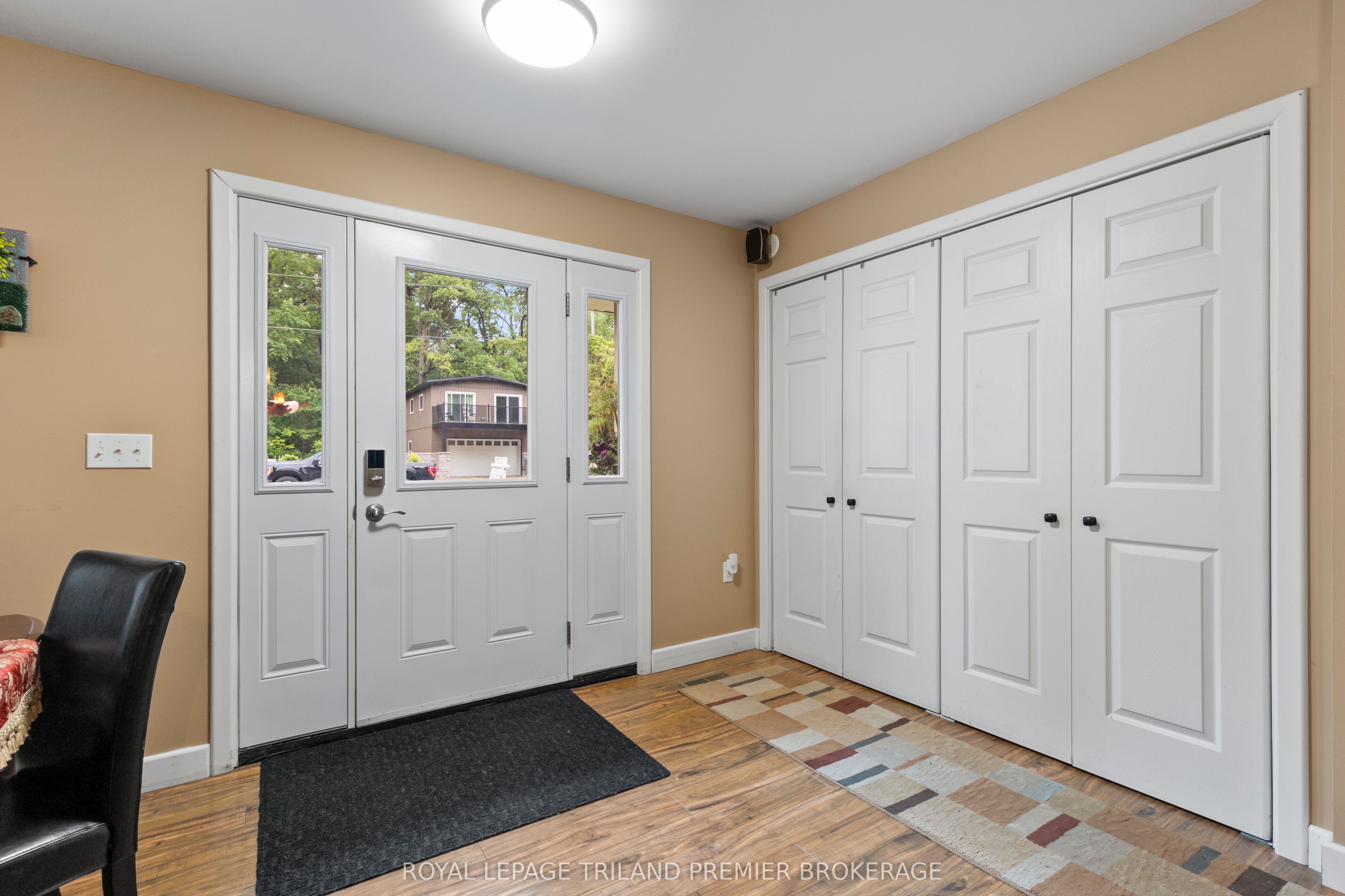 7710 Clayton Street, Lambton Shores, ON N0M 2L0 photo 4