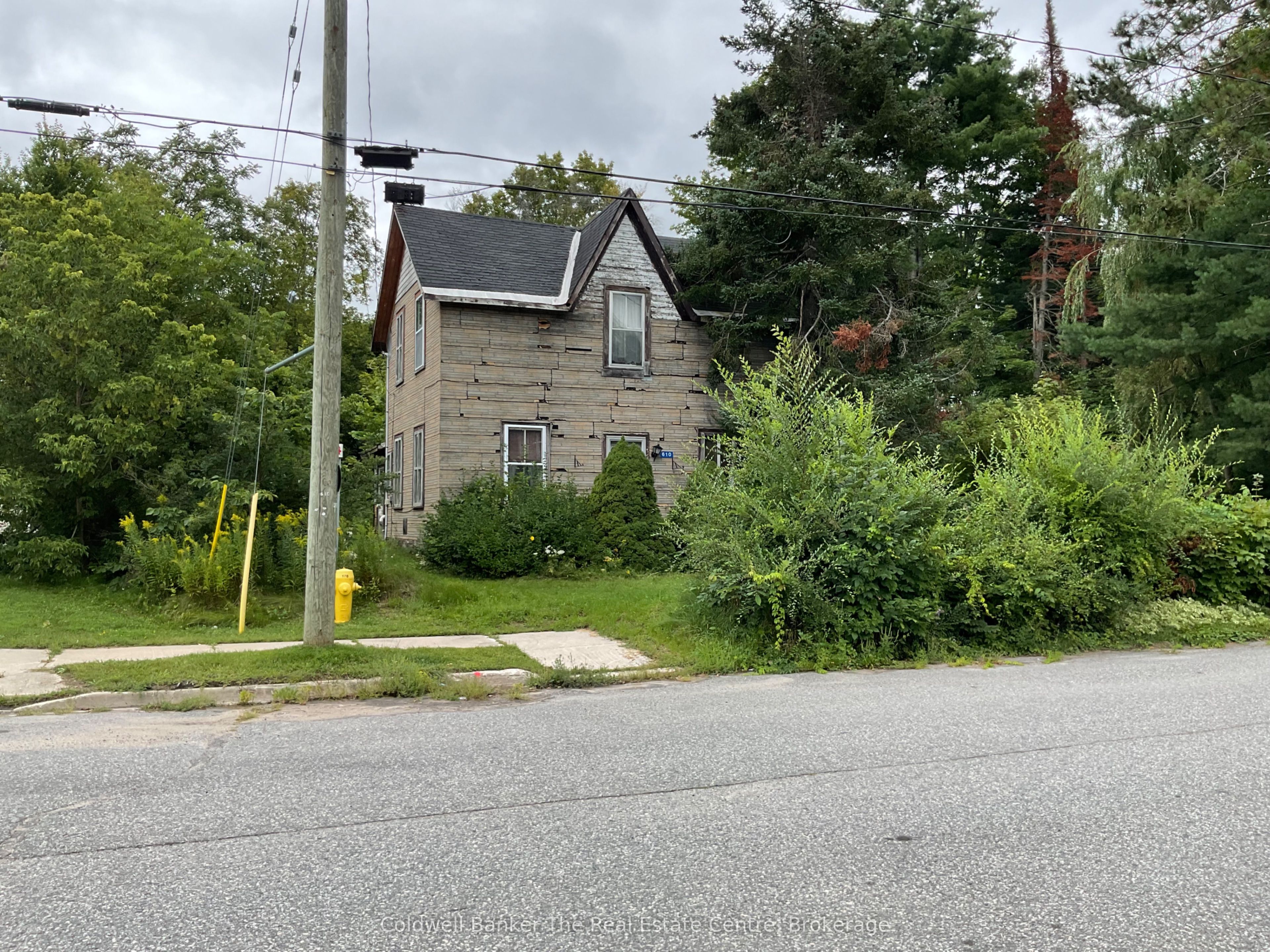 610 John Street S, Gravenhurst, ON P1P 1J9