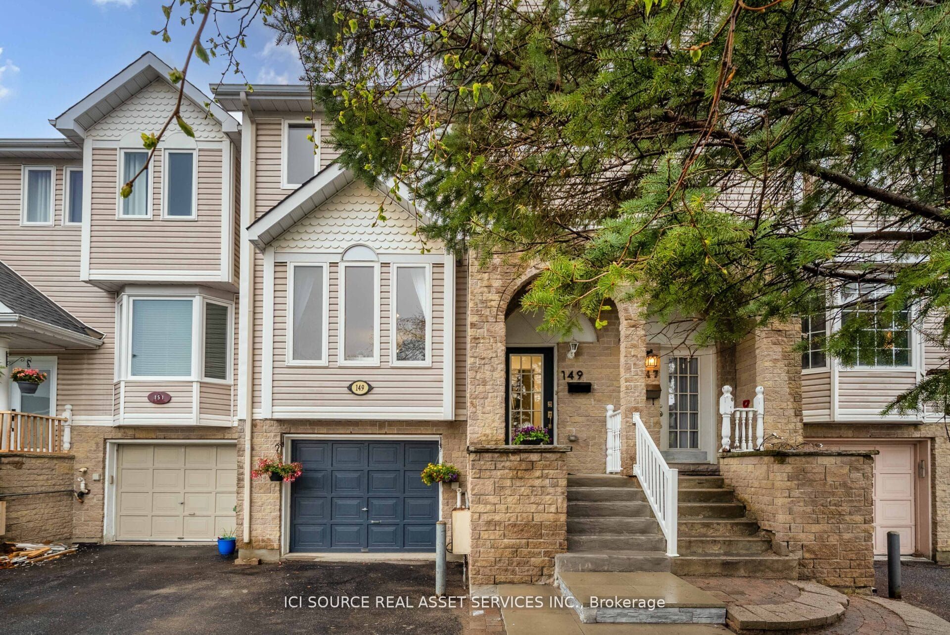 149 Woodgate Way, Barrhaven, ON K2J 4E5