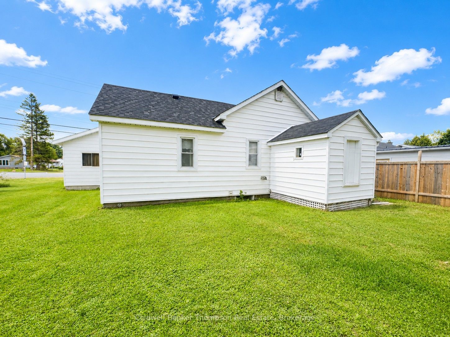 18 Eagle Lake Road, South River, ON P0A 1X0 photo 3