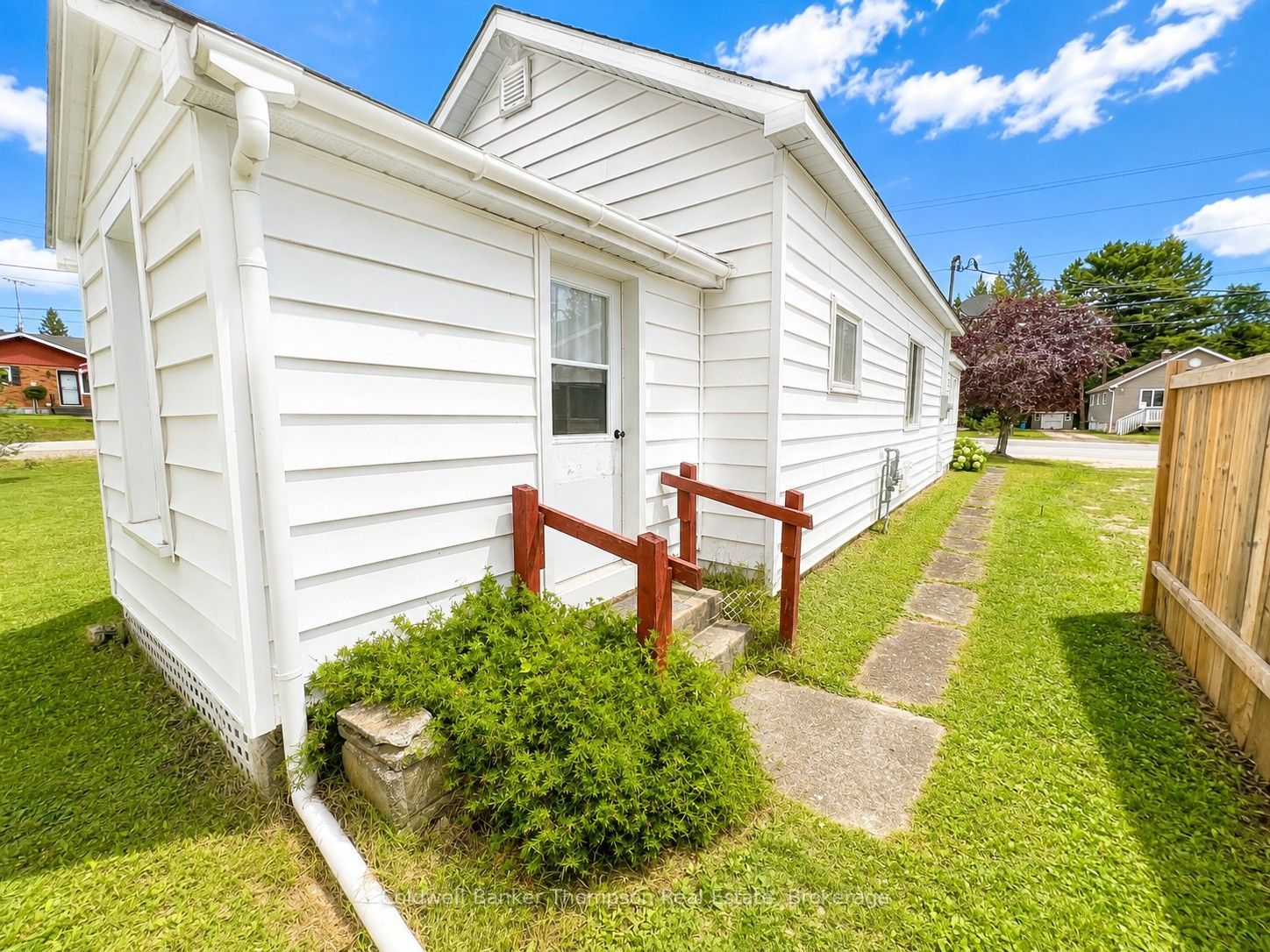 18 Eagle Lake Road, South River, ON P0A 1X0 photo 4