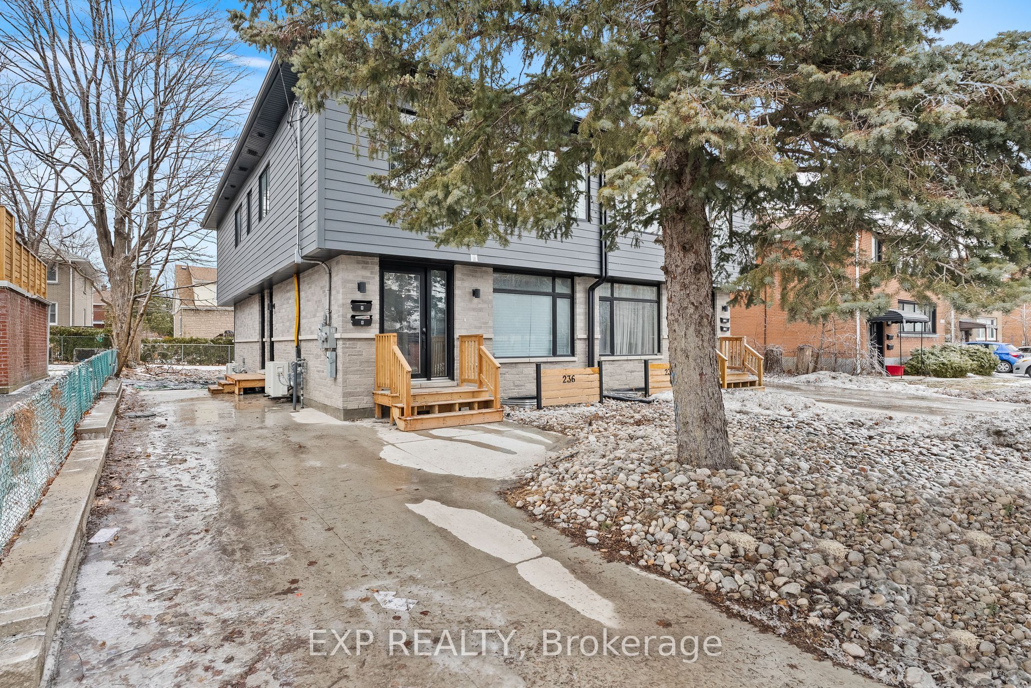 236 Woodroffe Avenue, Woodroffe, ON K2A 3V4 photo 2