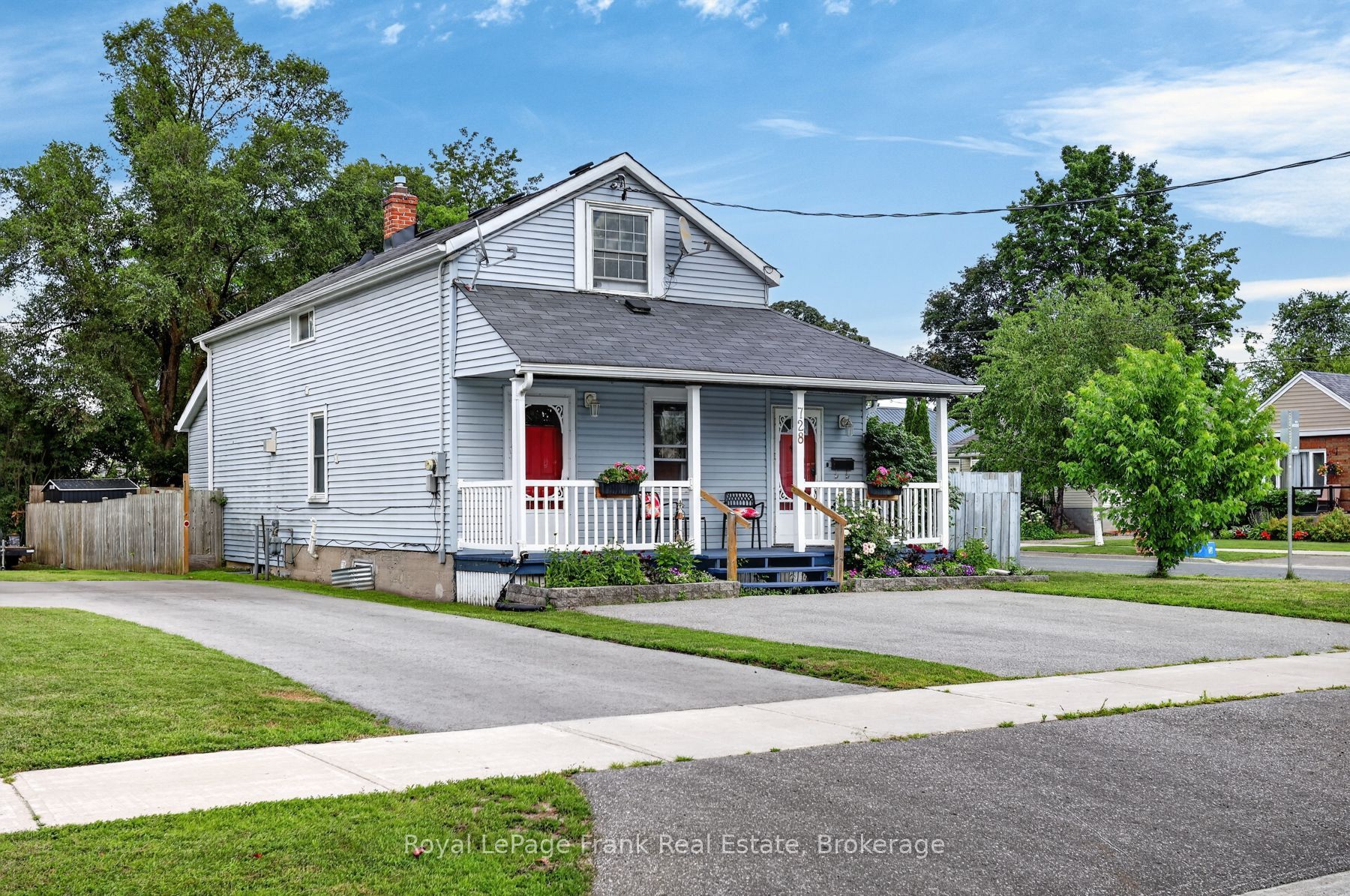 728 Hurley Street, Peterborough, ON K9J 3A9 photo 2