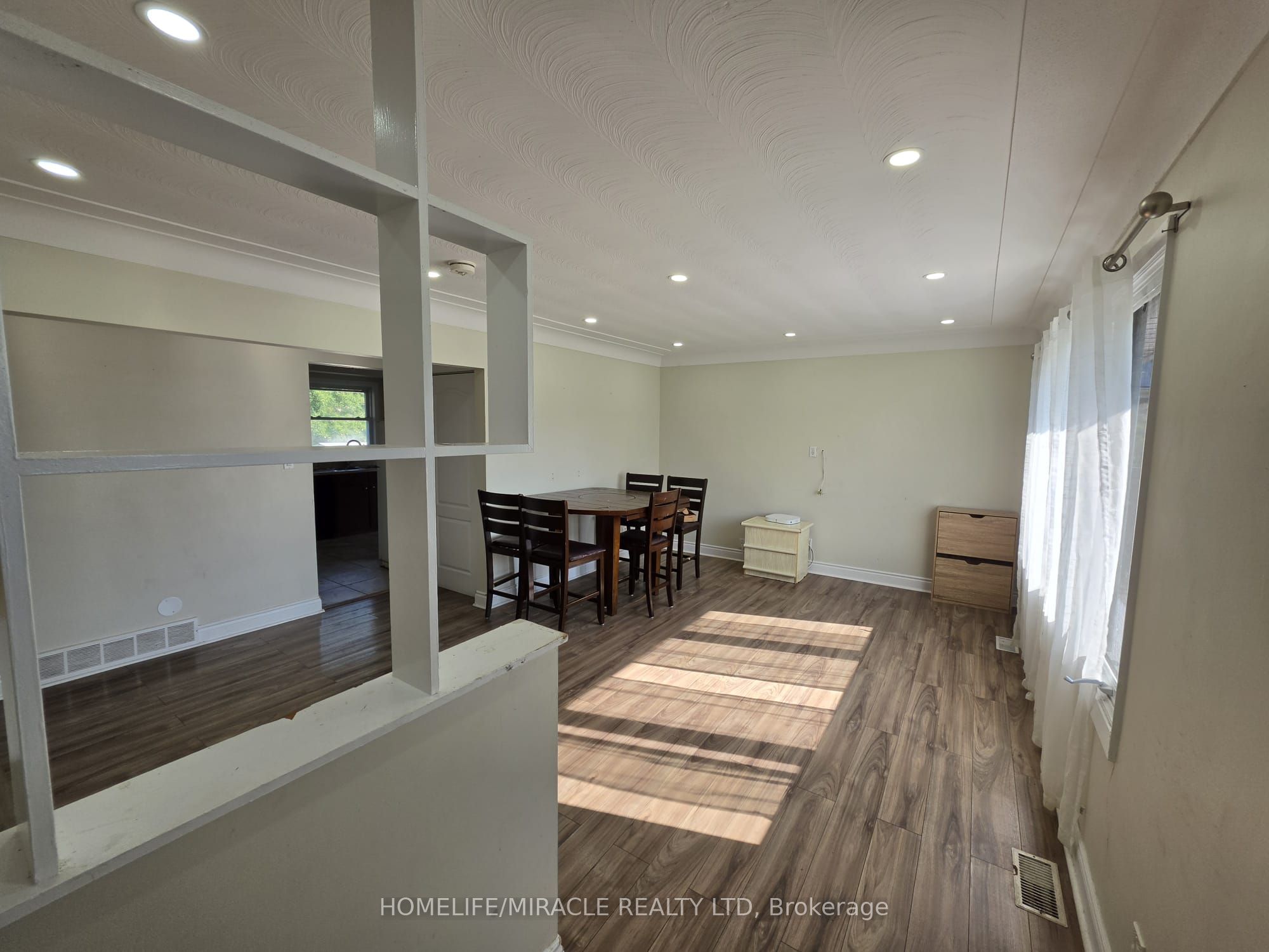 7150 Douglas Crescent, Niagara Falls, ON L2G 3C4 photo 2