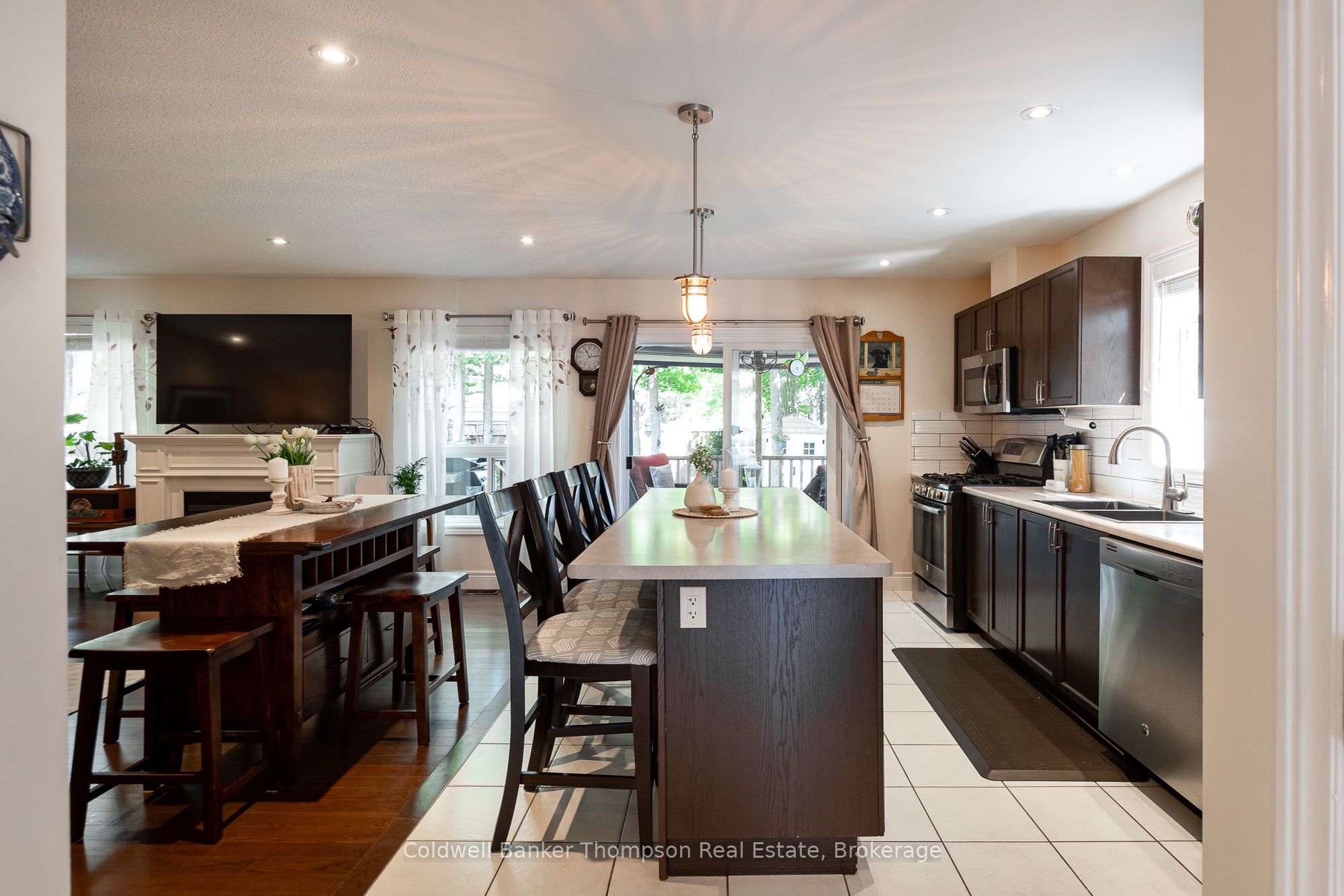 250 Pine Street, Gravenhurst, ON P1P 1B1 photo 4