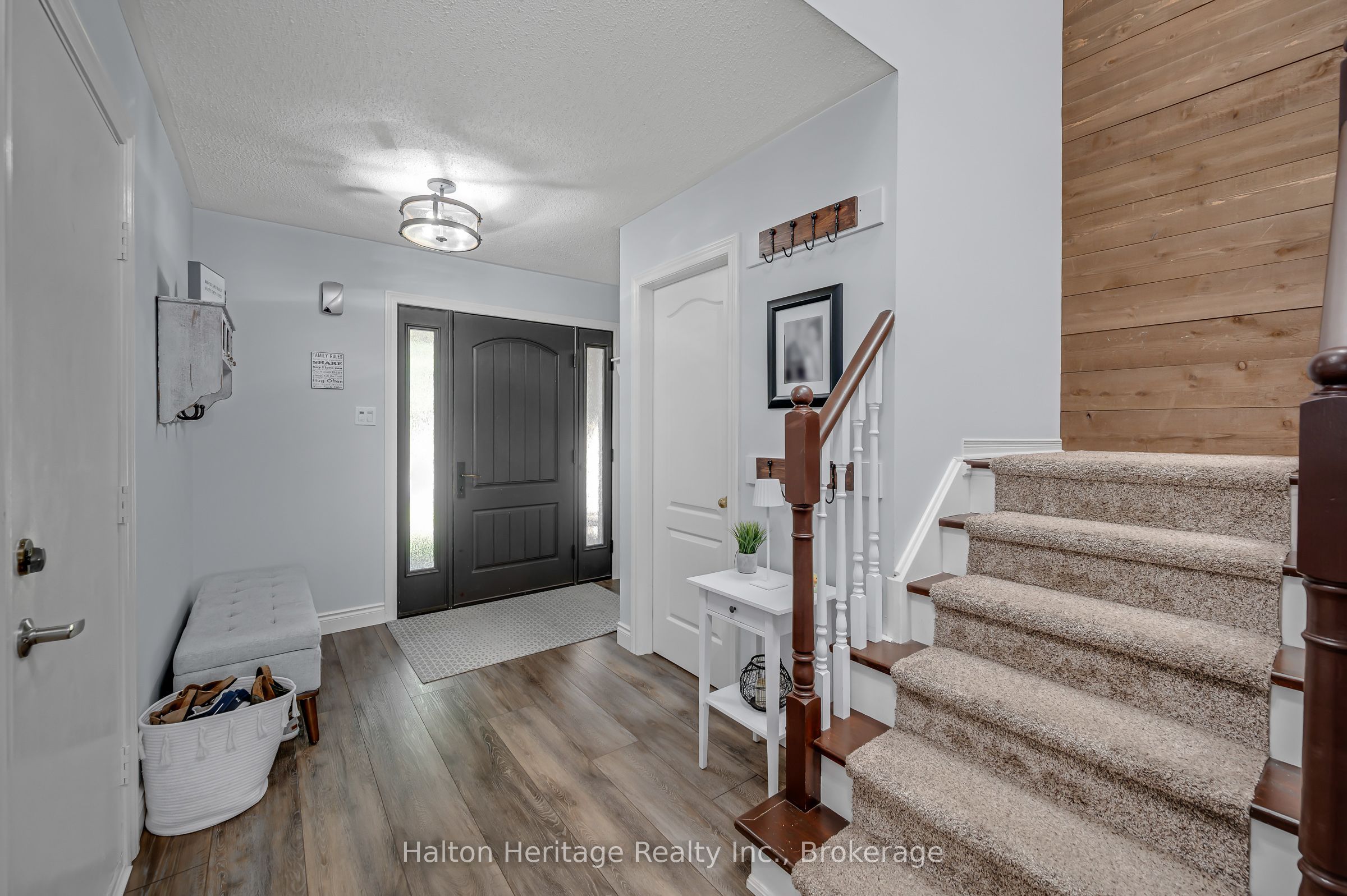 24 Segwun Road, Hamilton, ON L0R 2H6 photo 2