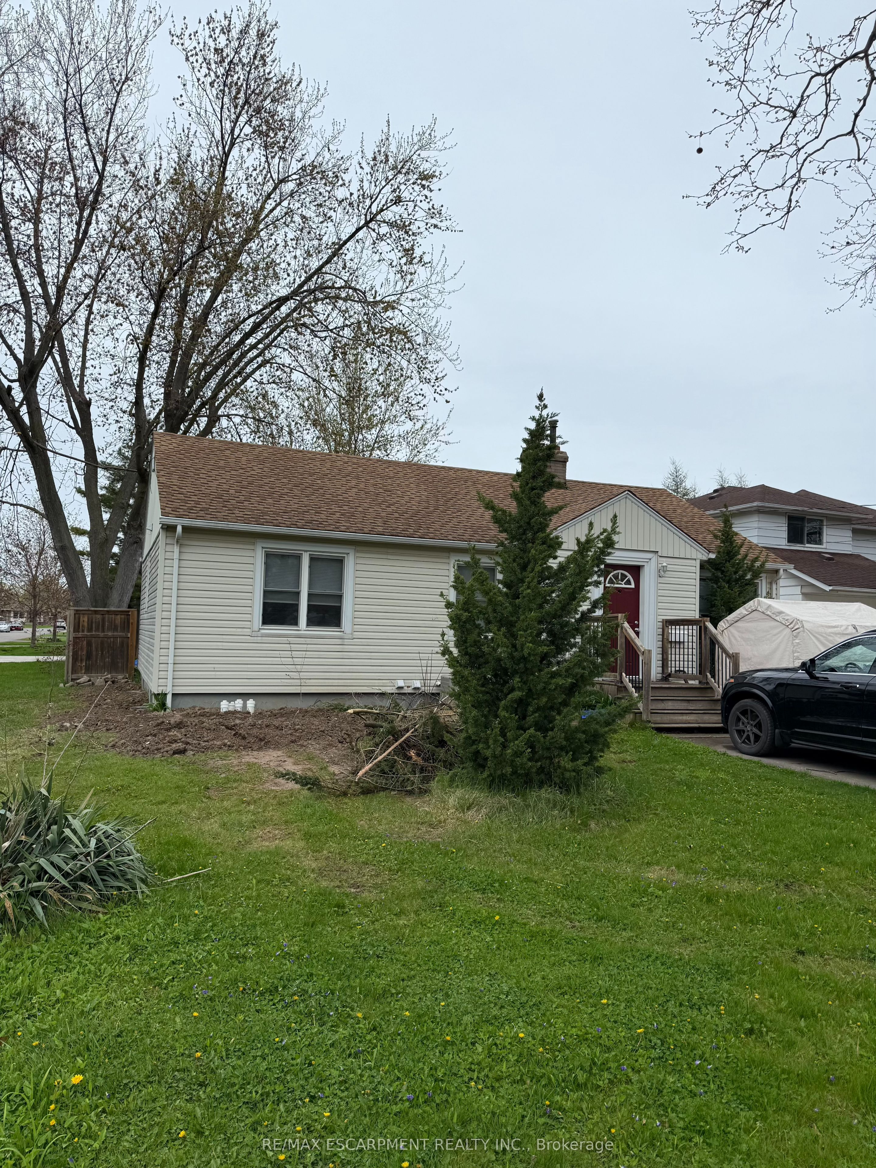 41 Beamer Avenue 2, St. Catharines, ON L2M 2L6