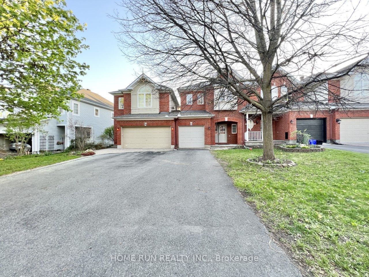 42 Hemlo Crescent, Kanata, ON K2T 1C9 photo 2