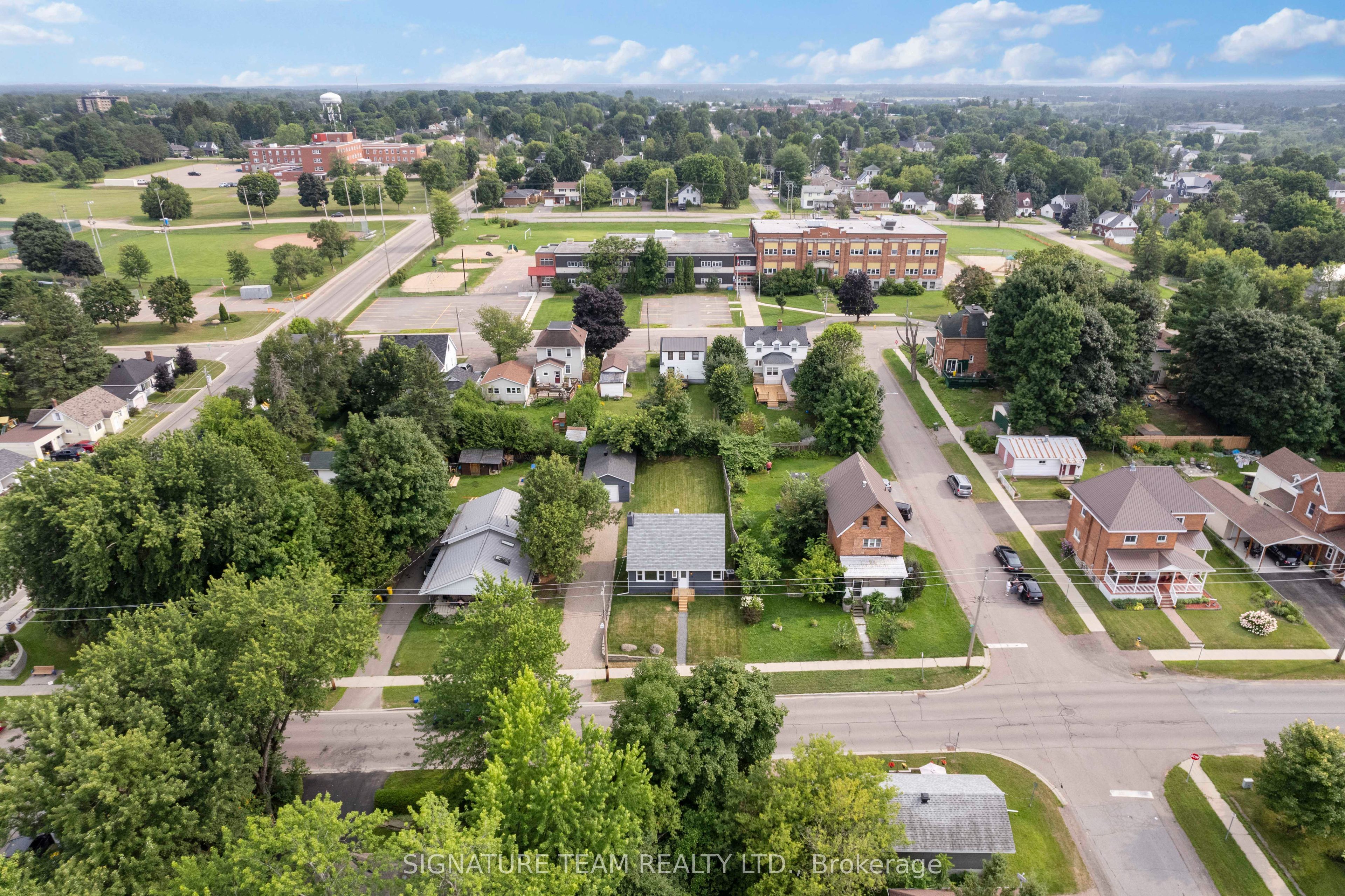 332 Alfred Street, Pembroke, ON K8A 3A8 photo 2
