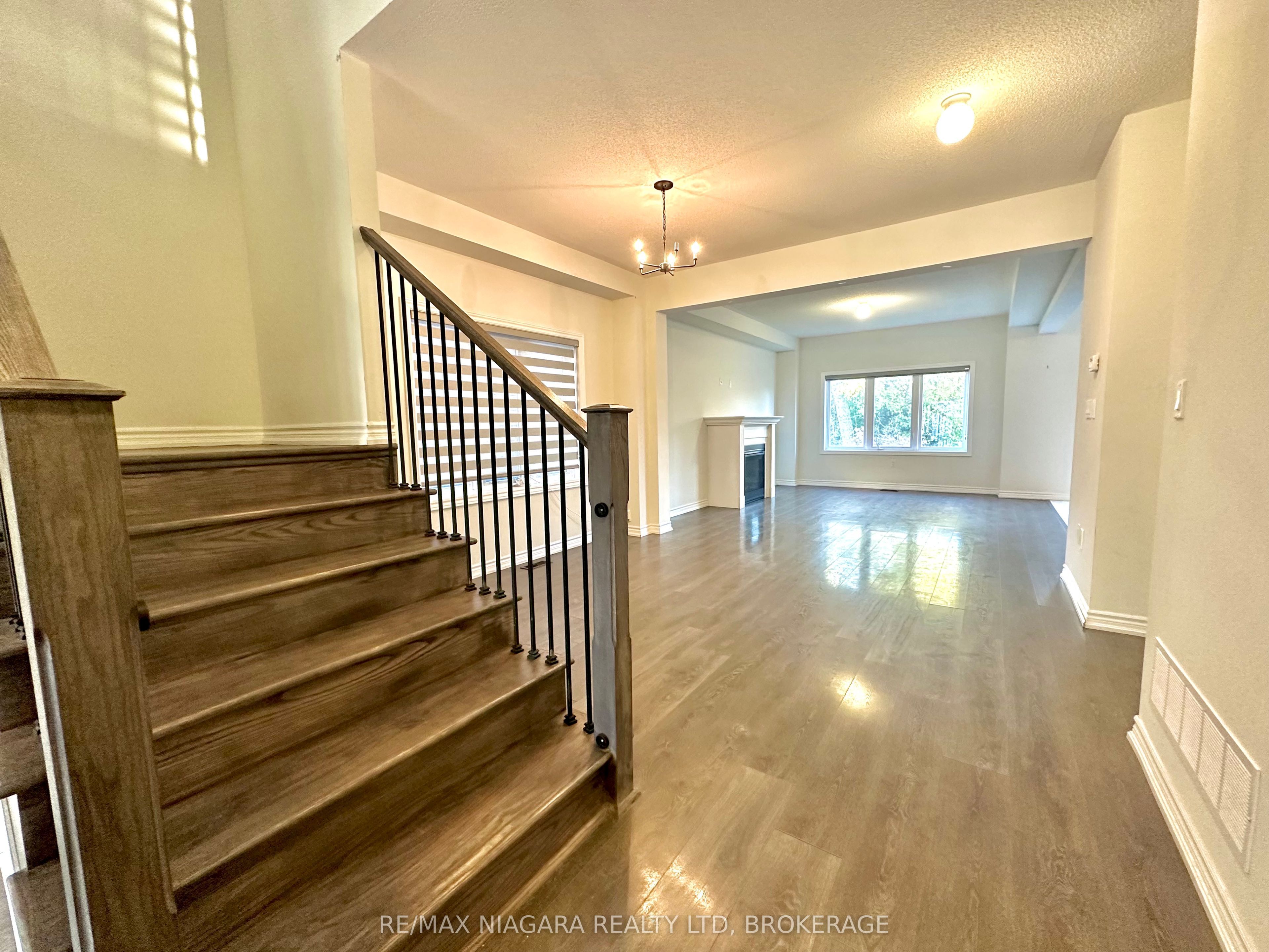 132 COTTONWOOD Crescent, Welland, ON L3B 6C5 photo 4