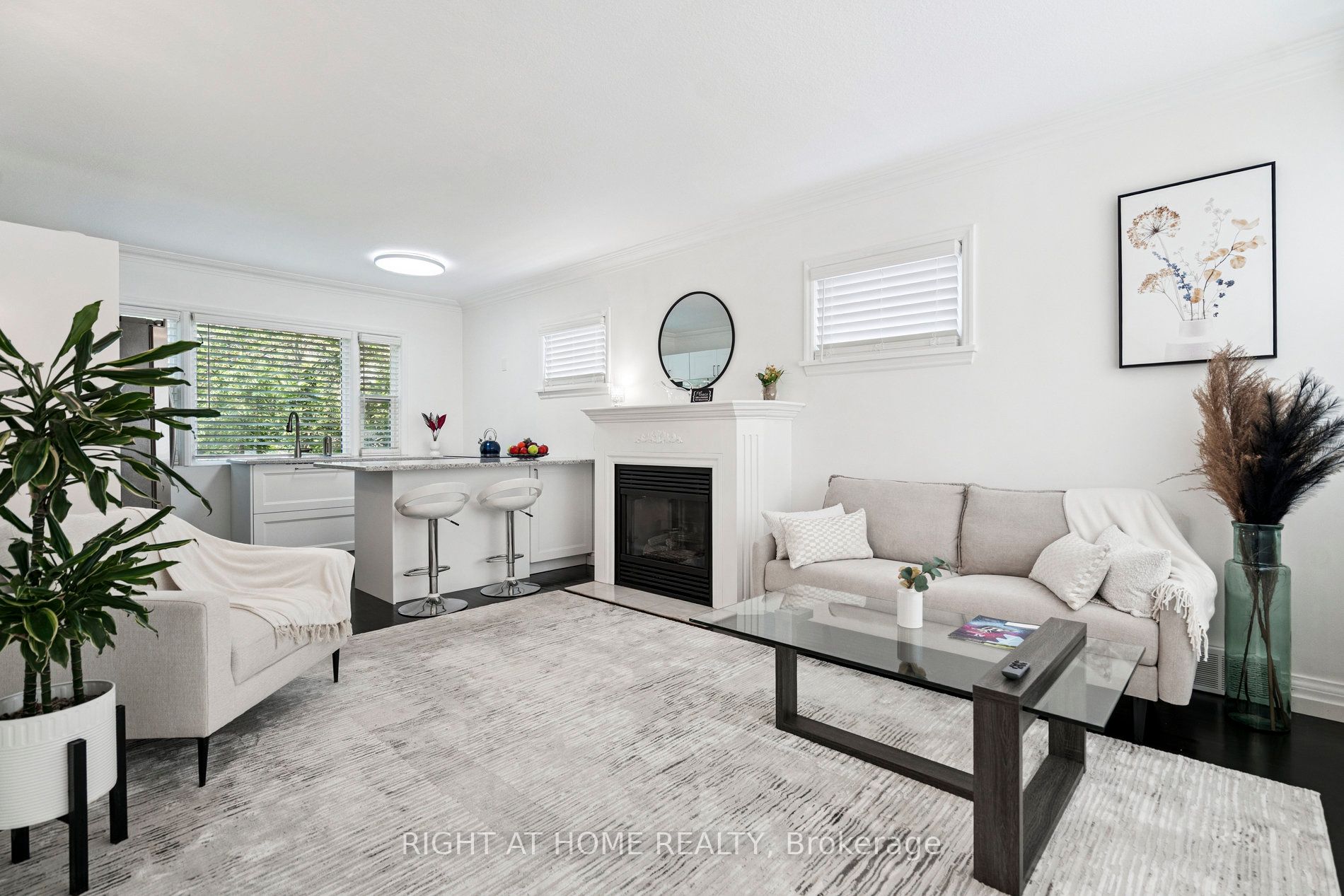 105 Glenridge Avenue, St. Catharines, ON L2R 4X5 photo 2