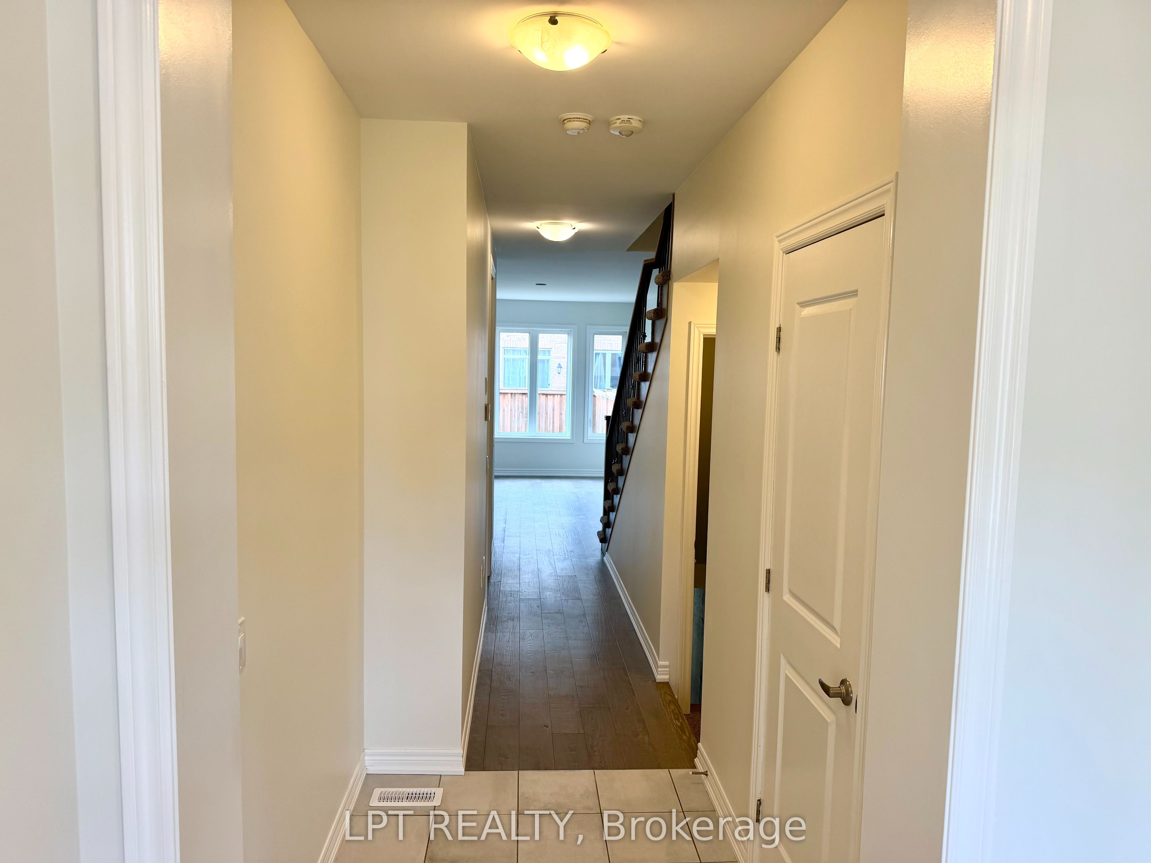 32 Bayonne Drive, Hamilton, ON L8J 0L2 photo 2
