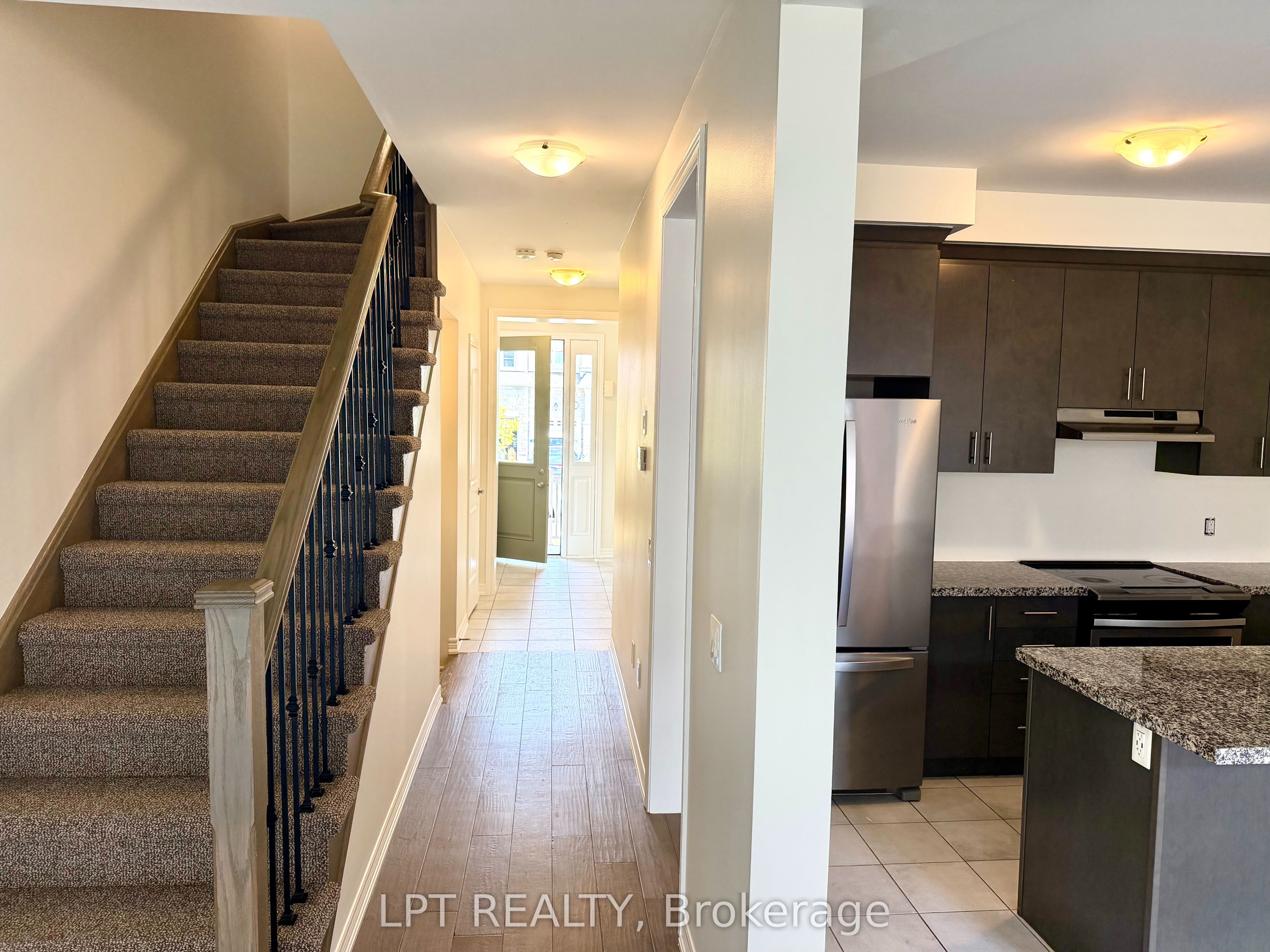 32 Bayonne Drive, Hamilton, ON L8J 0L2 photo 4