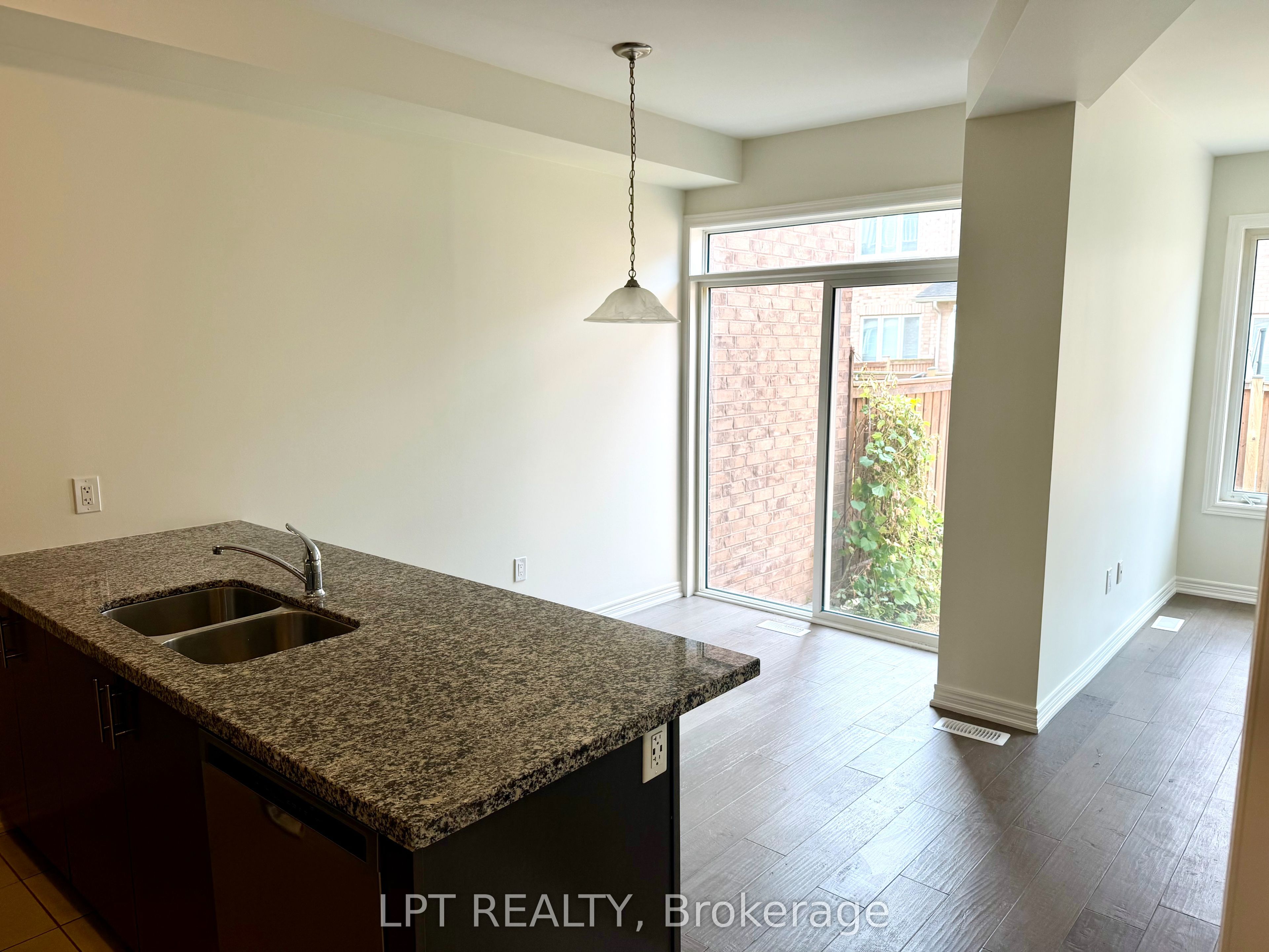 32 Bayonne Drive, Hamilton, ON L8J 0L2 photo 5