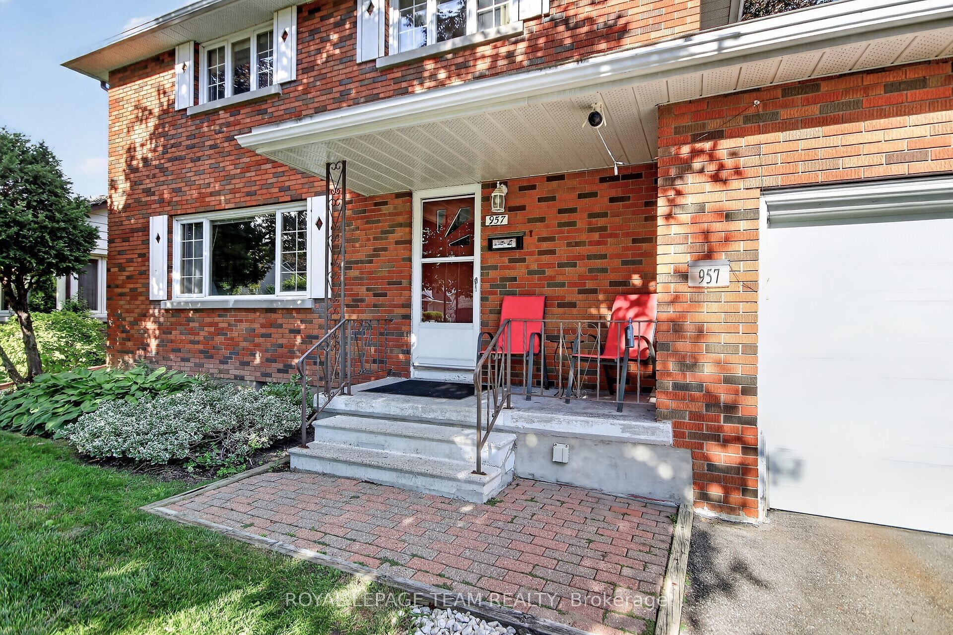957 Winnington Avenue, Britannia Heights - Queensway Terrace N and Area, ON K2B 5C6 photo 3