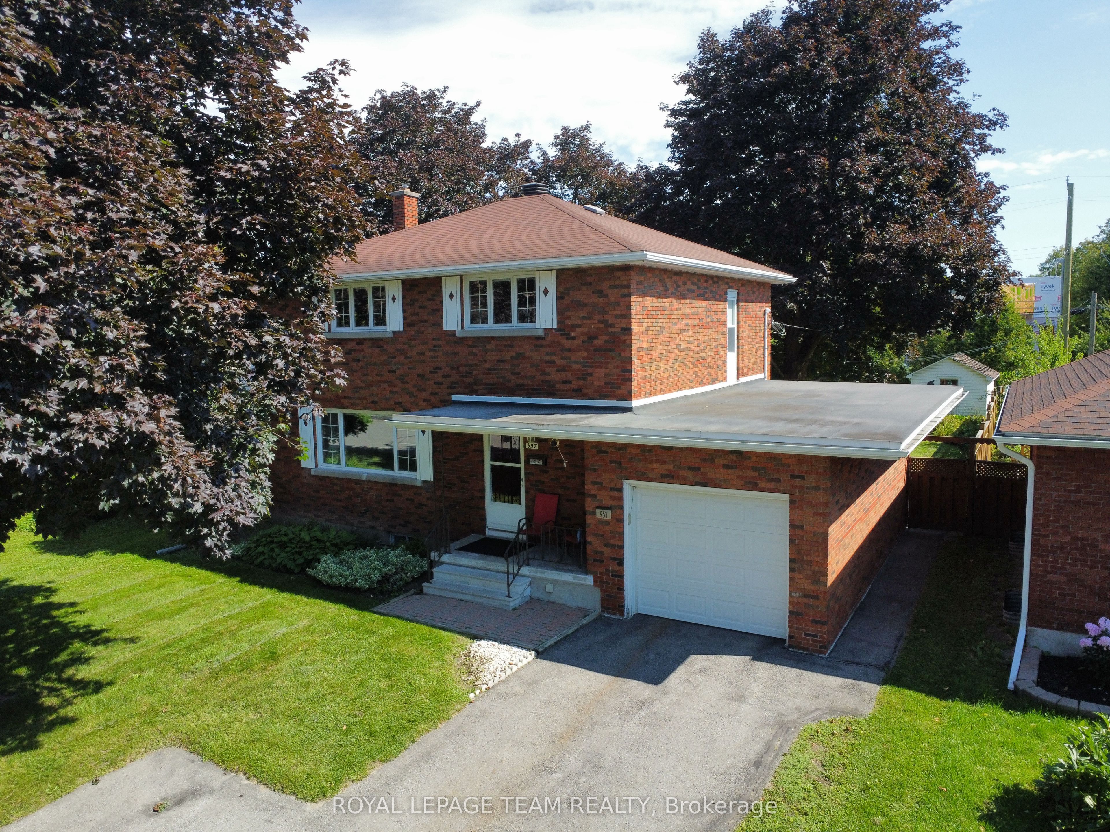 957 Winnington Avenue, Britannia Heights - Queensway Terrace N and Area, ON K2B 5C6 photo 4