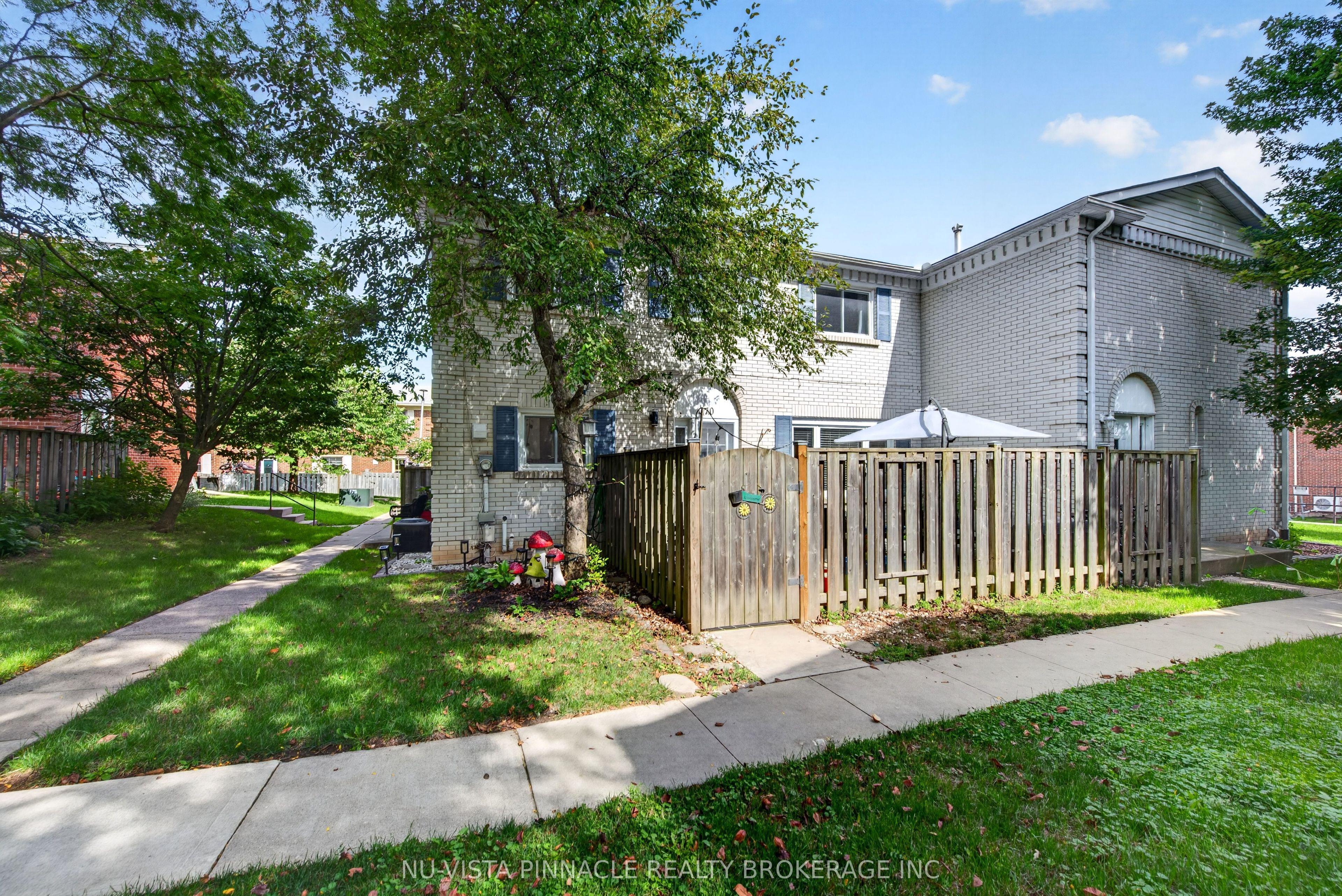 370 Homestead Court 13, London North, ON N6G 2E9 photo 2