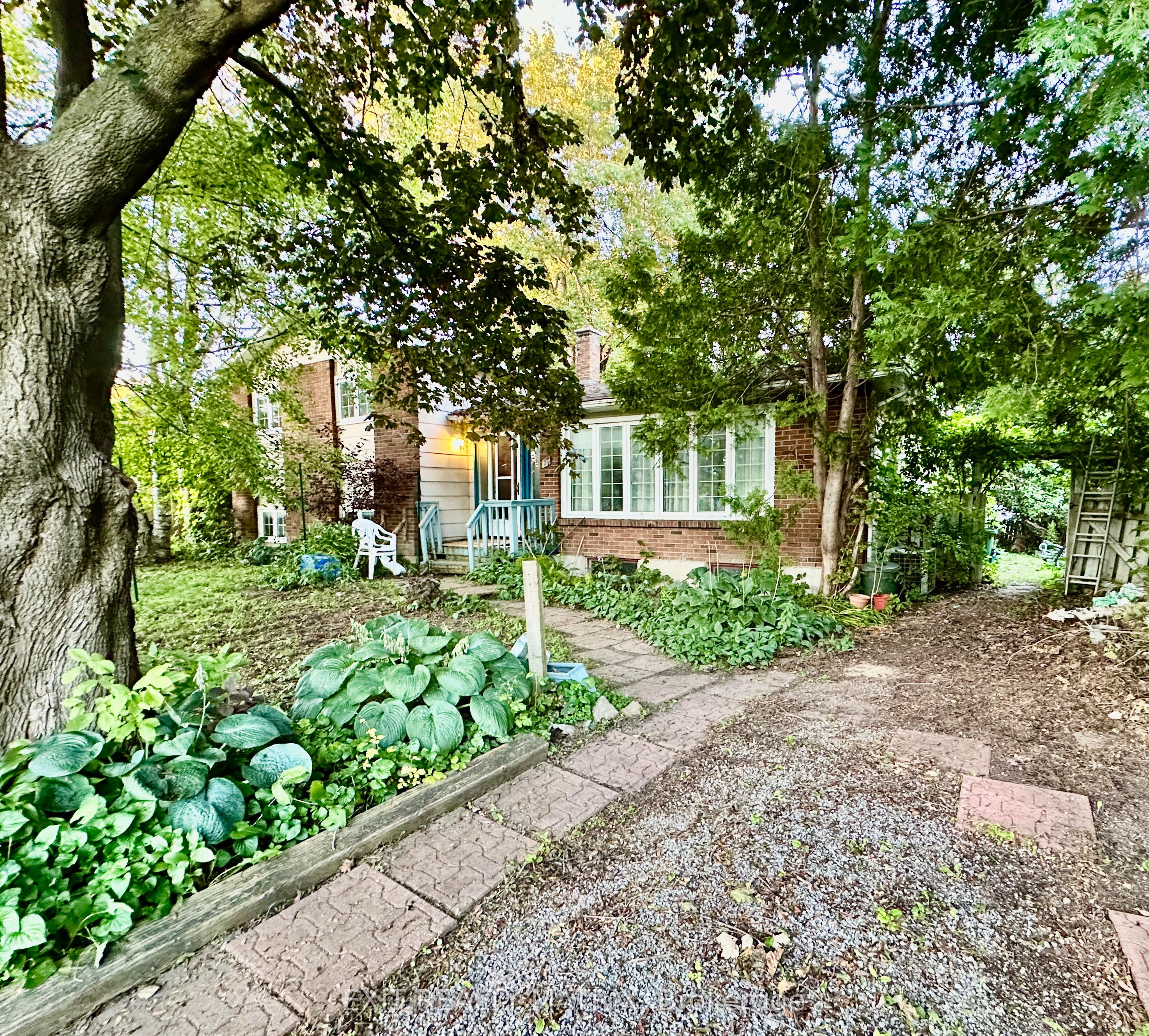 78 Saginaw Crescent, Cityview - Parkwoods Hills - Rideau Shore, ON K2E 5N7