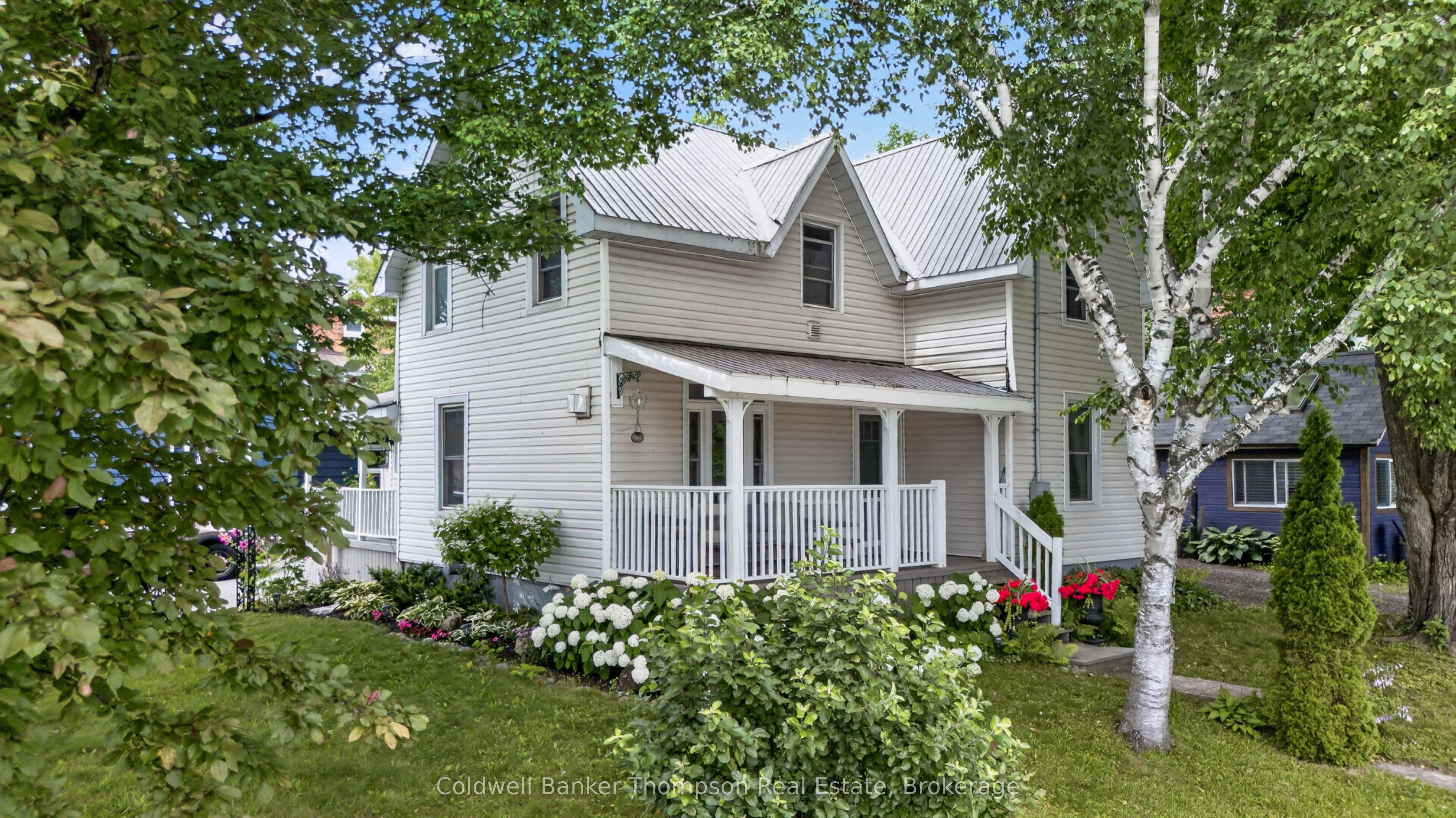 12 Caroline Street E, Huntsville, ON P1H 2B4