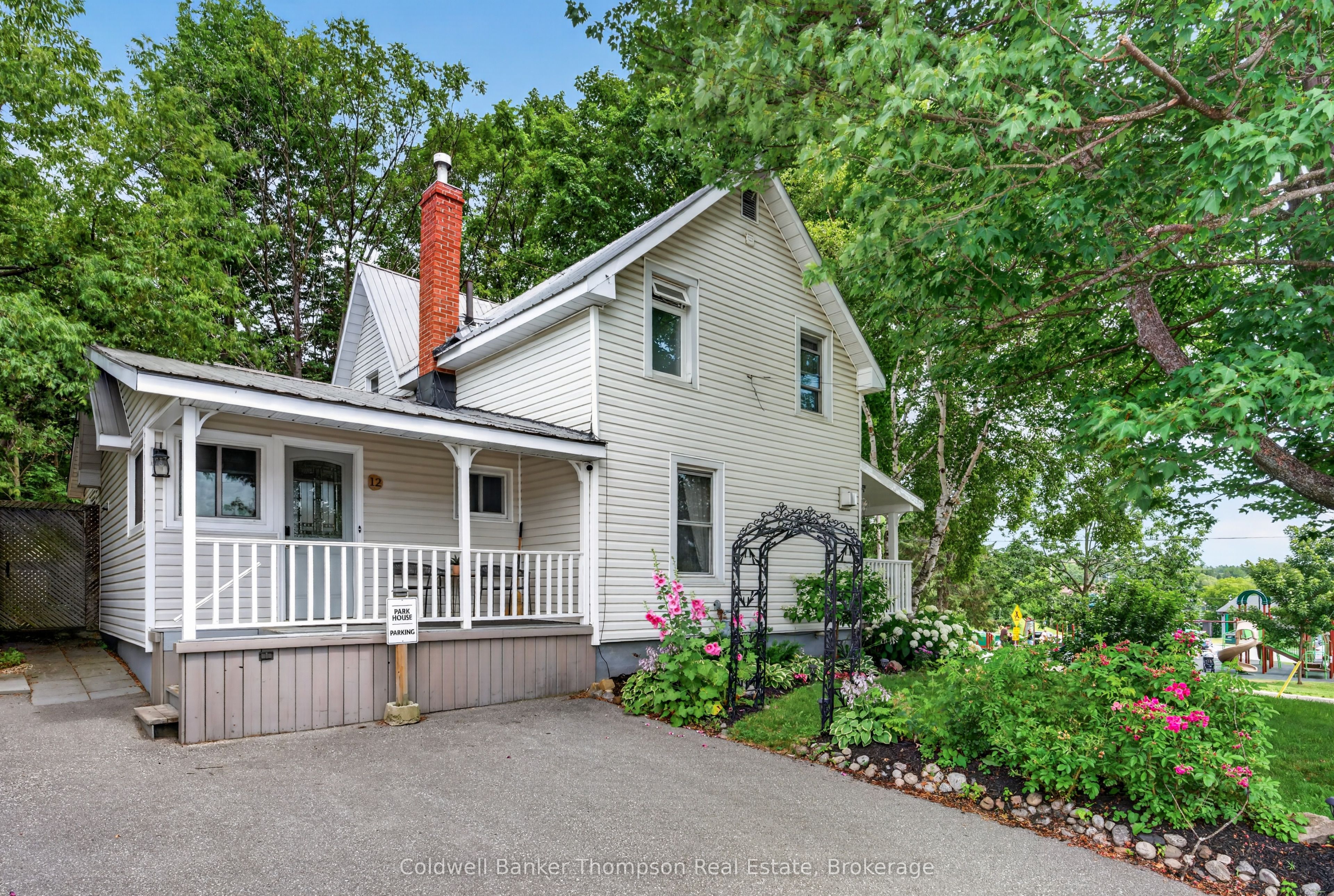 12 Caroline Street E, Huntsville, ON P1H 2B4 photo 3